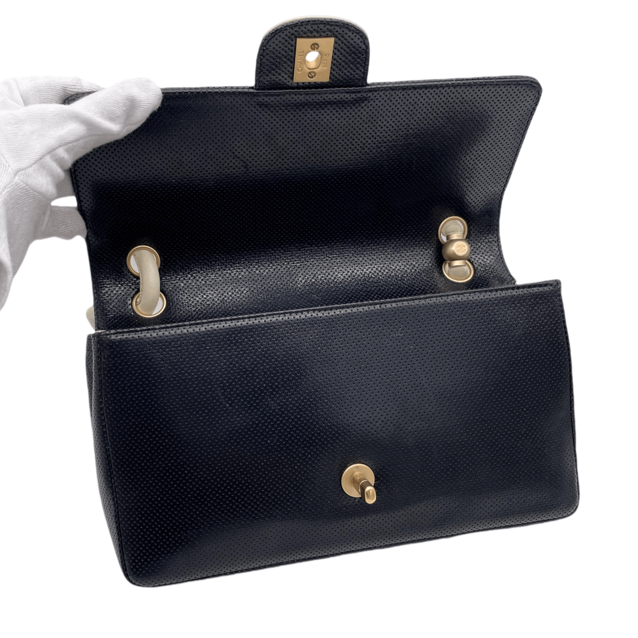 Chanel Chanel Punched Leather Flap Shoulder Bag In Black And White Size ONE SIZE - 11 Thumbnail