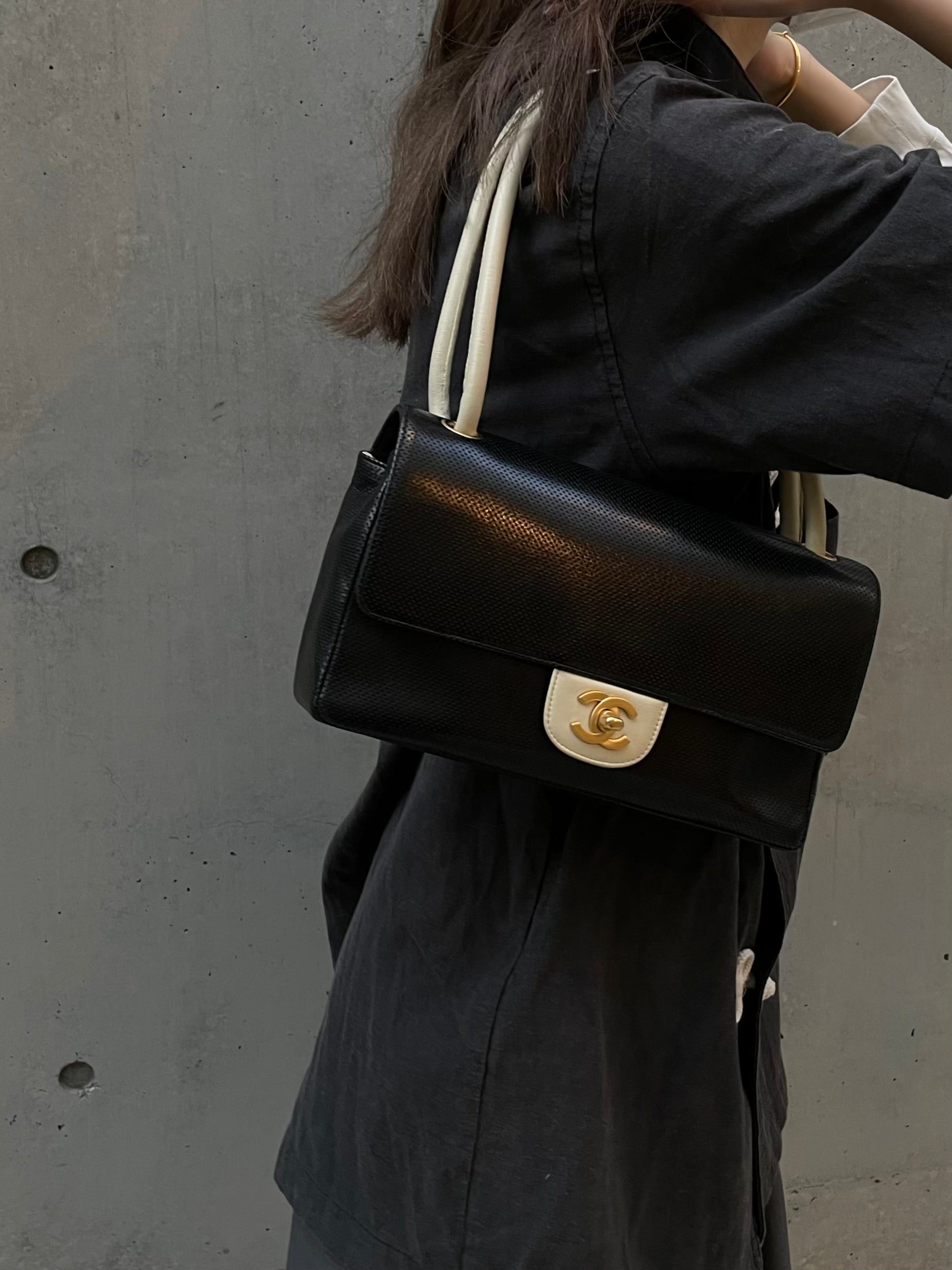 Chanel Chanel Punched Leather Flap Shoulder Bag In Black And White Size ONE SIZE - 2 Thumbnail