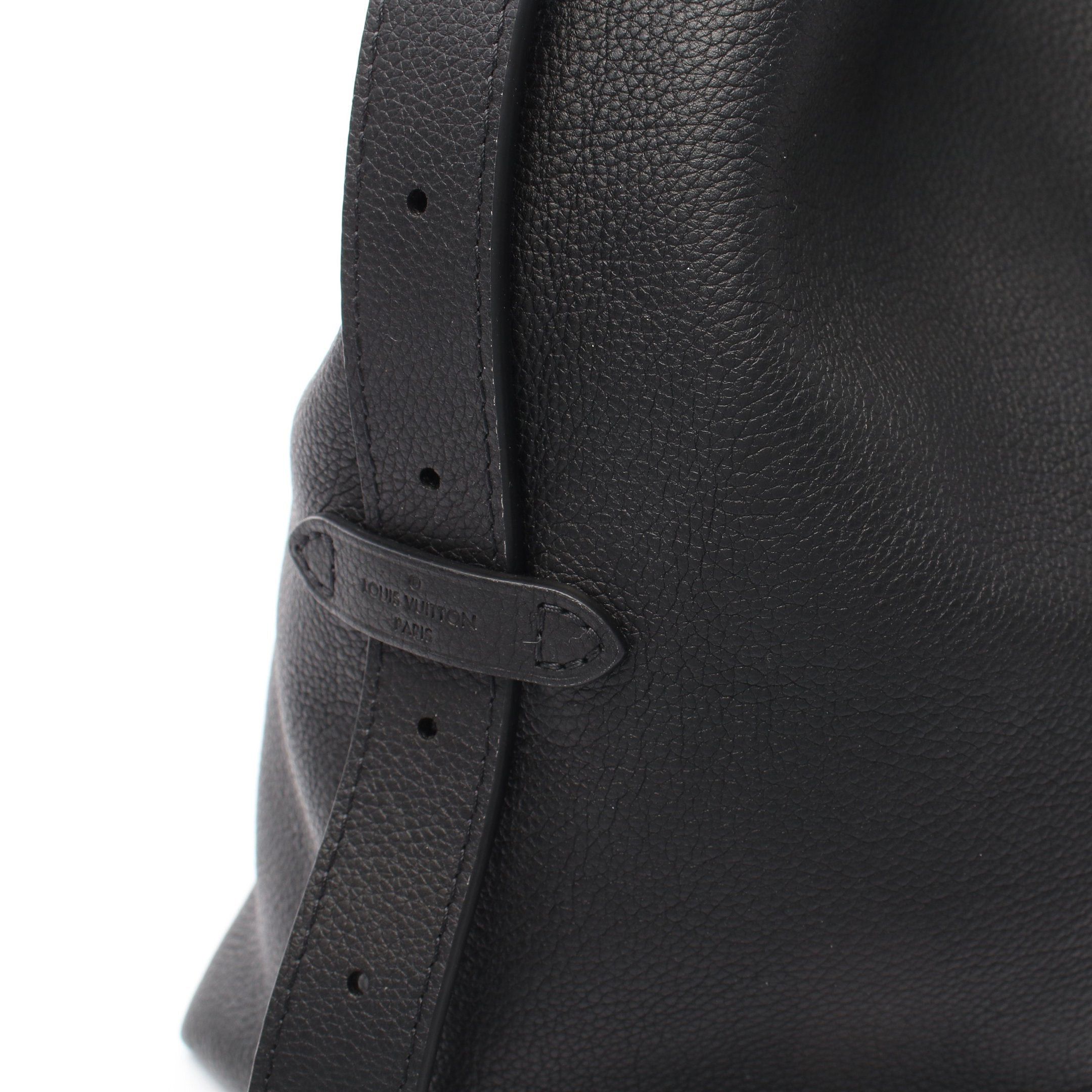 Louis Vuitton Louis Vuitton Lowkey Hobo Mm Noir Shoulder Bag Leather Black Gold Size ONE SIZE - 7 Thumbnail