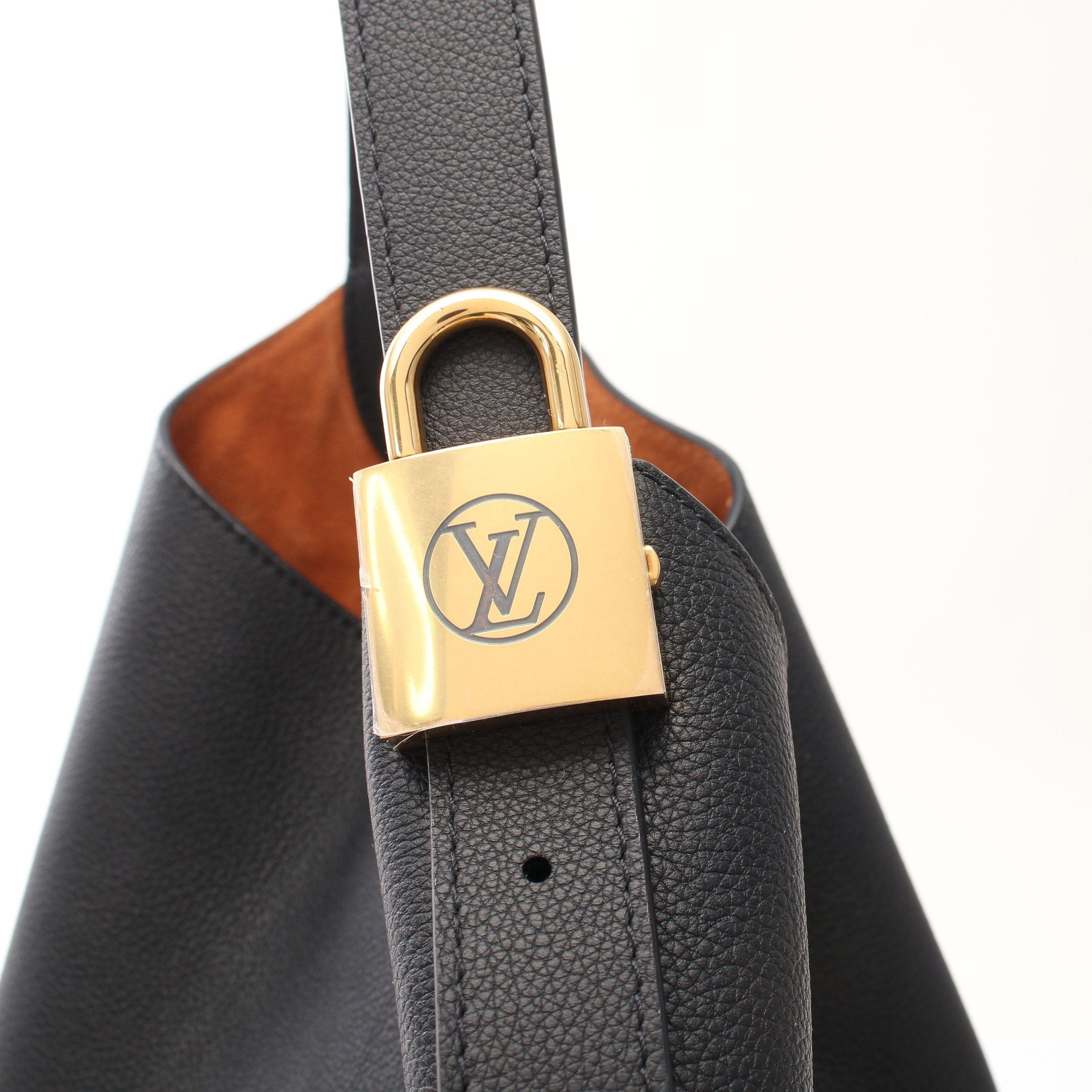 Louis Vuitton Louis Vuitton Lowkey Hobo Mm Noir Shoulder Bag Leather Black Gold Size ONE SIZE - 8 Thumbnail