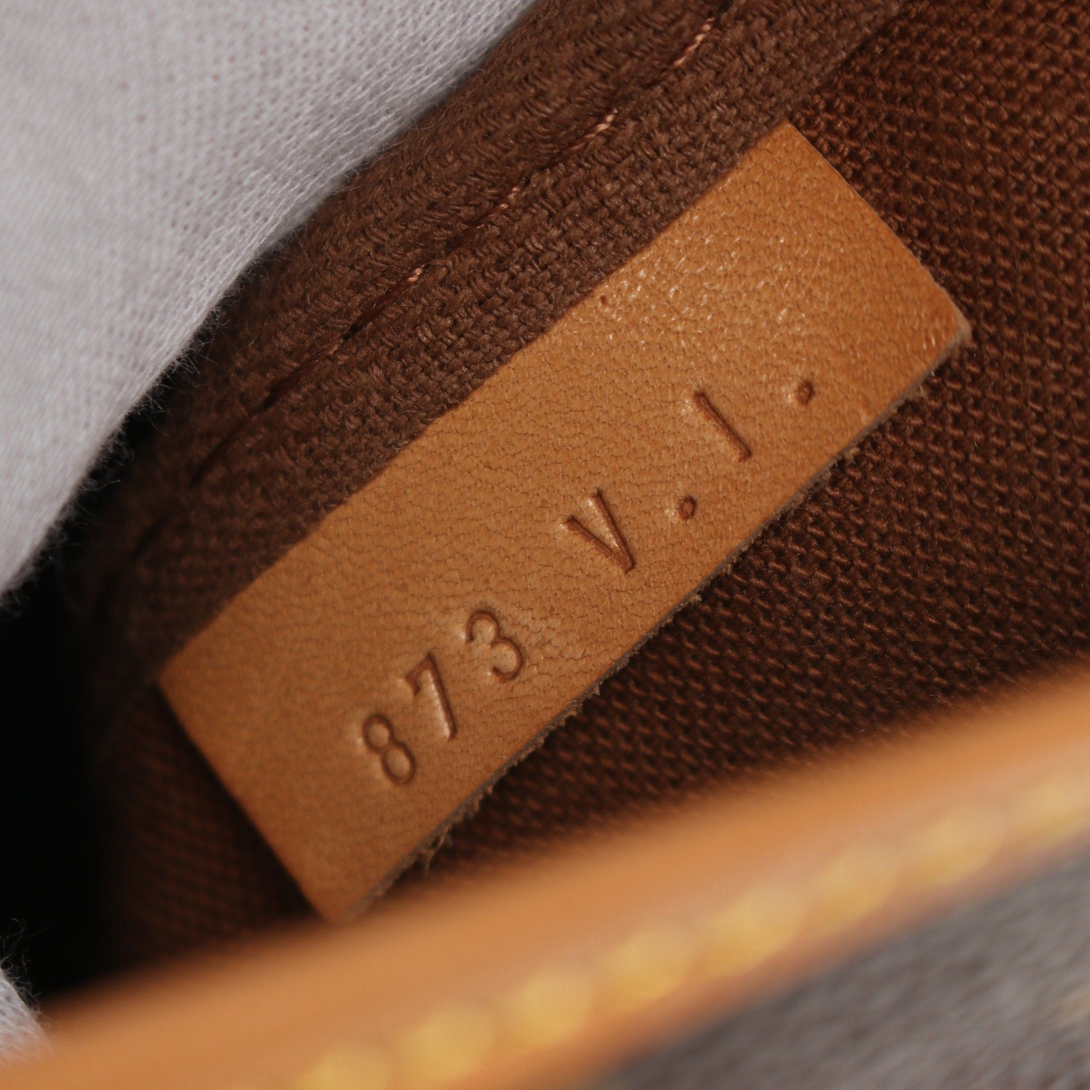 Louis Vuitton Louis Vuitton Saumur 35 Monogram Shoulder Bag Leather Brown Size ONE SIZE - 6 Thumbnail