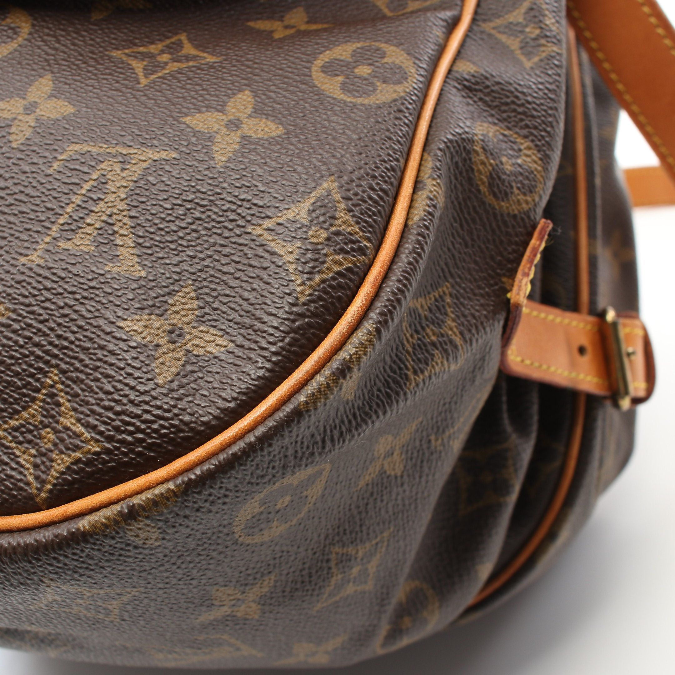 Louis Vuitton Louis Vuitton Saumur 35 Monogram Shoulder Bag Leather Brown Size ONE SIZE - 8 Thumbnail
