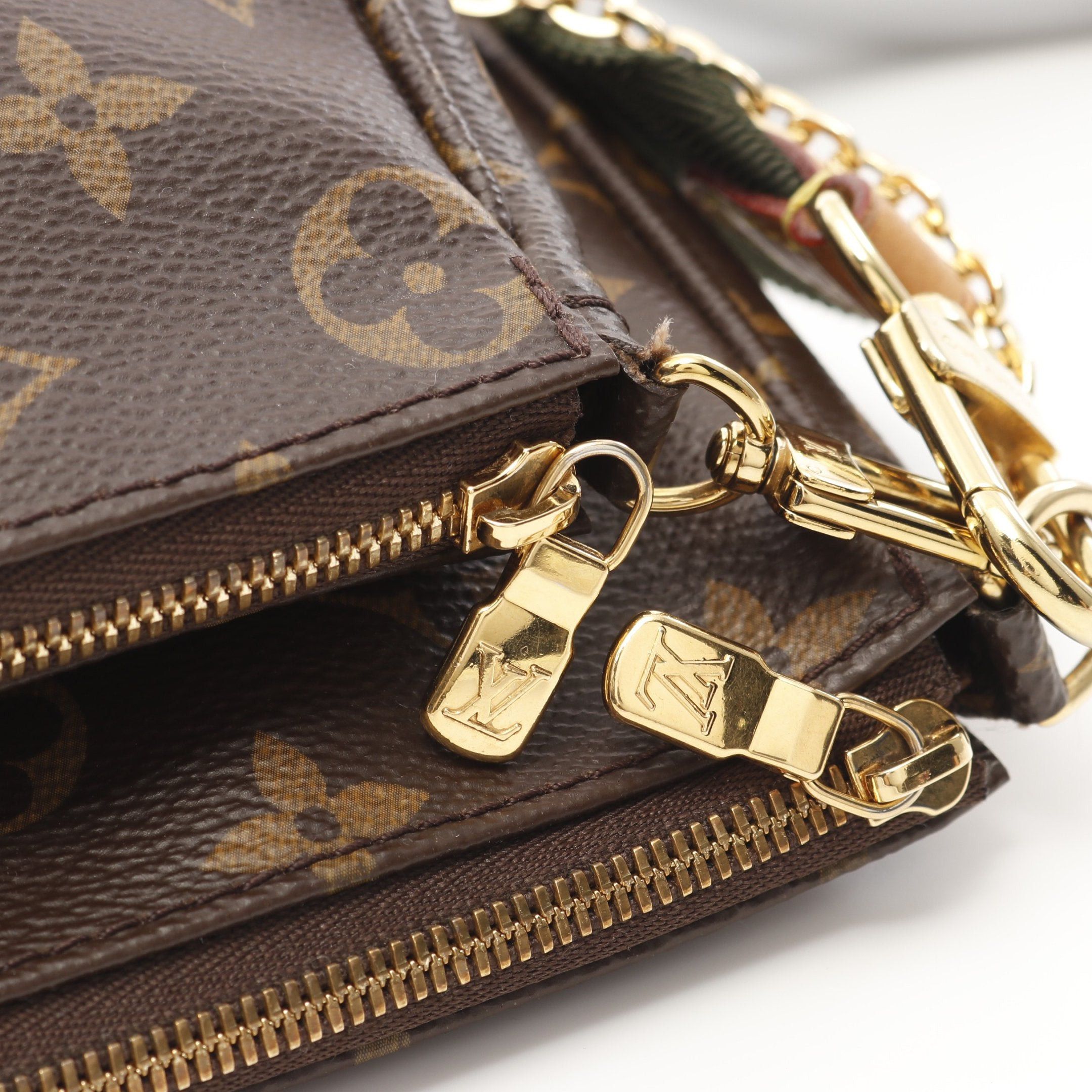 Louis Vuitton Louis Vuitton Multy Pochette Accessoires Monogram Khaki Shoulder Bag Brown Green Size ONE SIZE - 6 Thumbnail