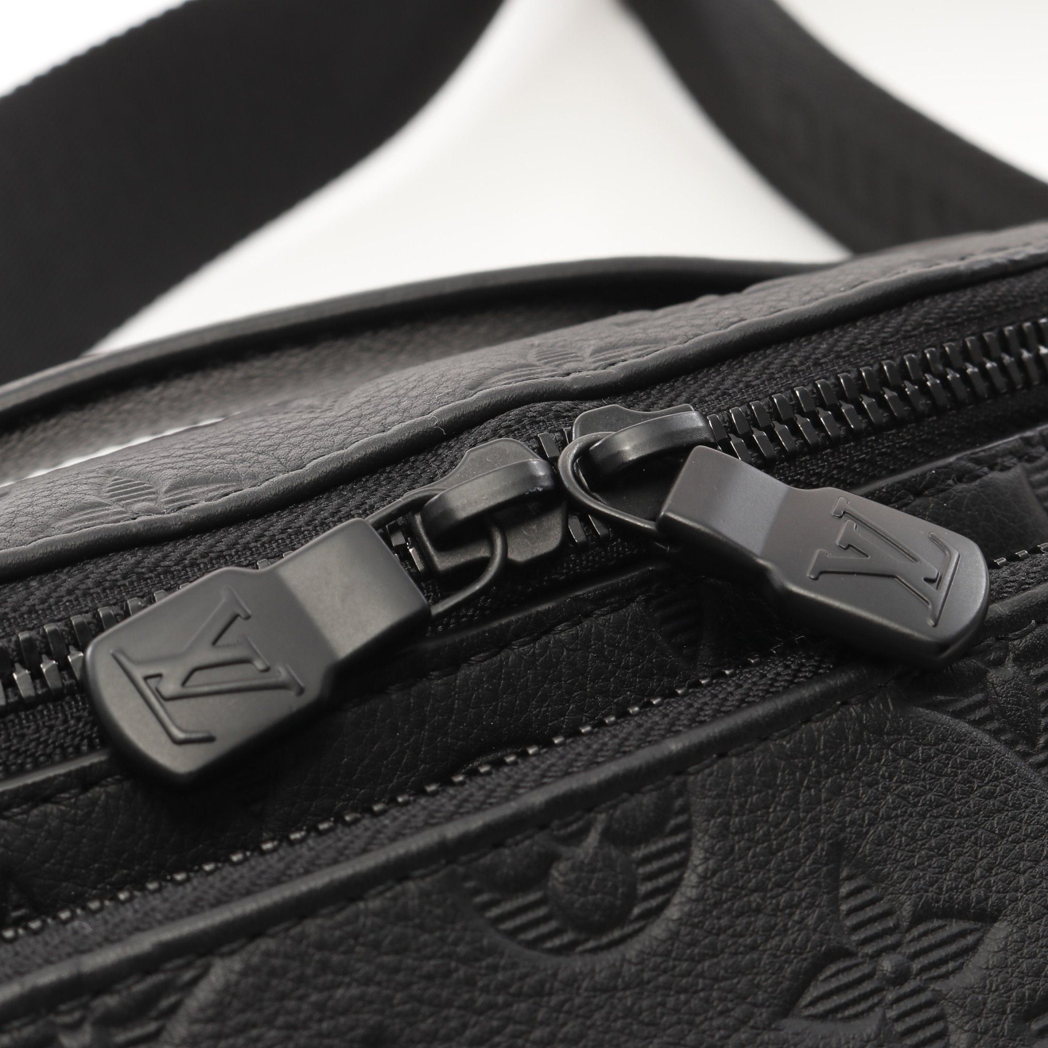 Louis Vuitton Louis Vuitton Rush Bum Bag Monogram Shadow Body Waist Leather Black Size ONE SIZE - 8 Thumbnail