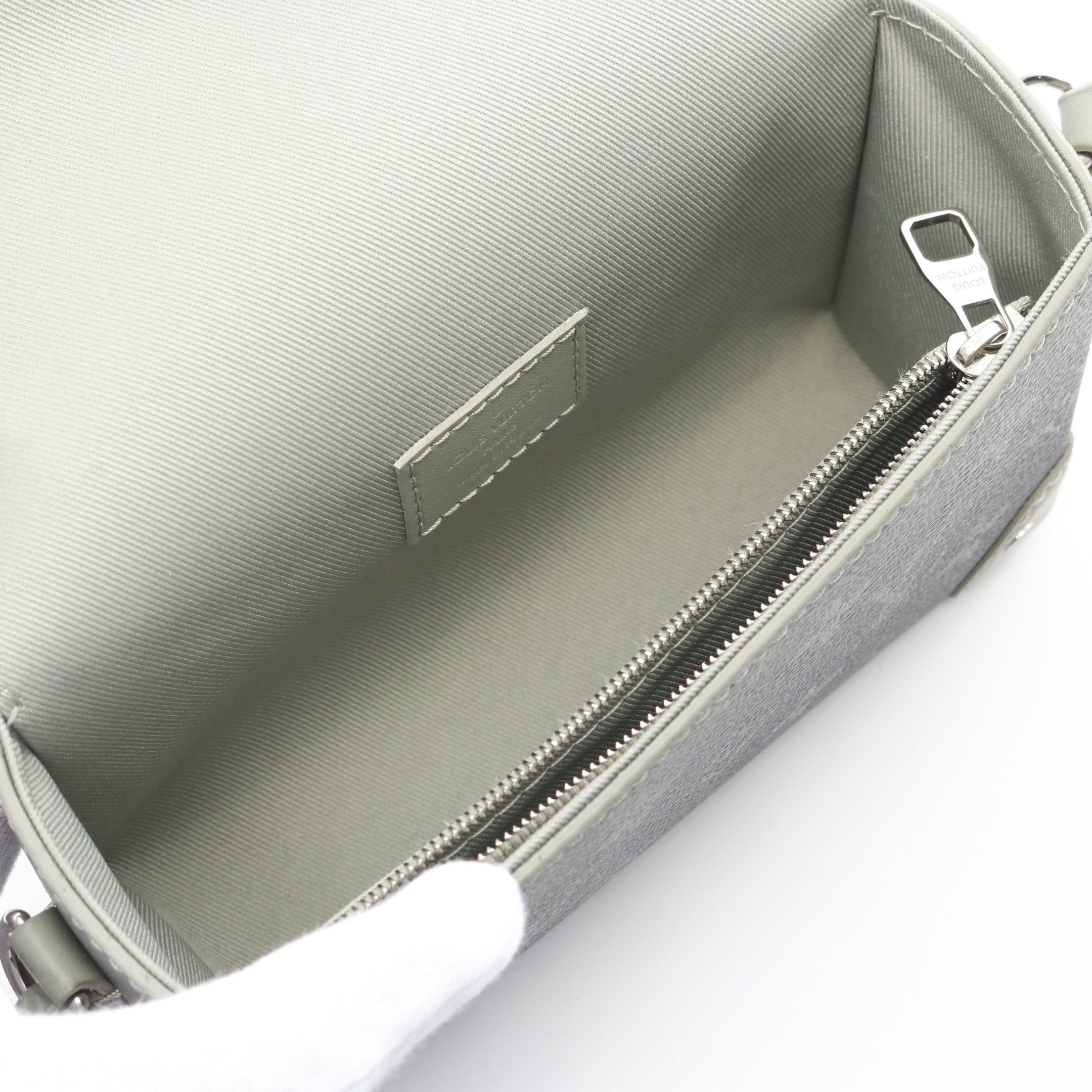 Louis Vuitton Louis Vuitton Steamer Wearable Wallet Monogram Gradient Shoulder Bag Leather Khaki Green Size ONE SIZE - 3 Thumbnail