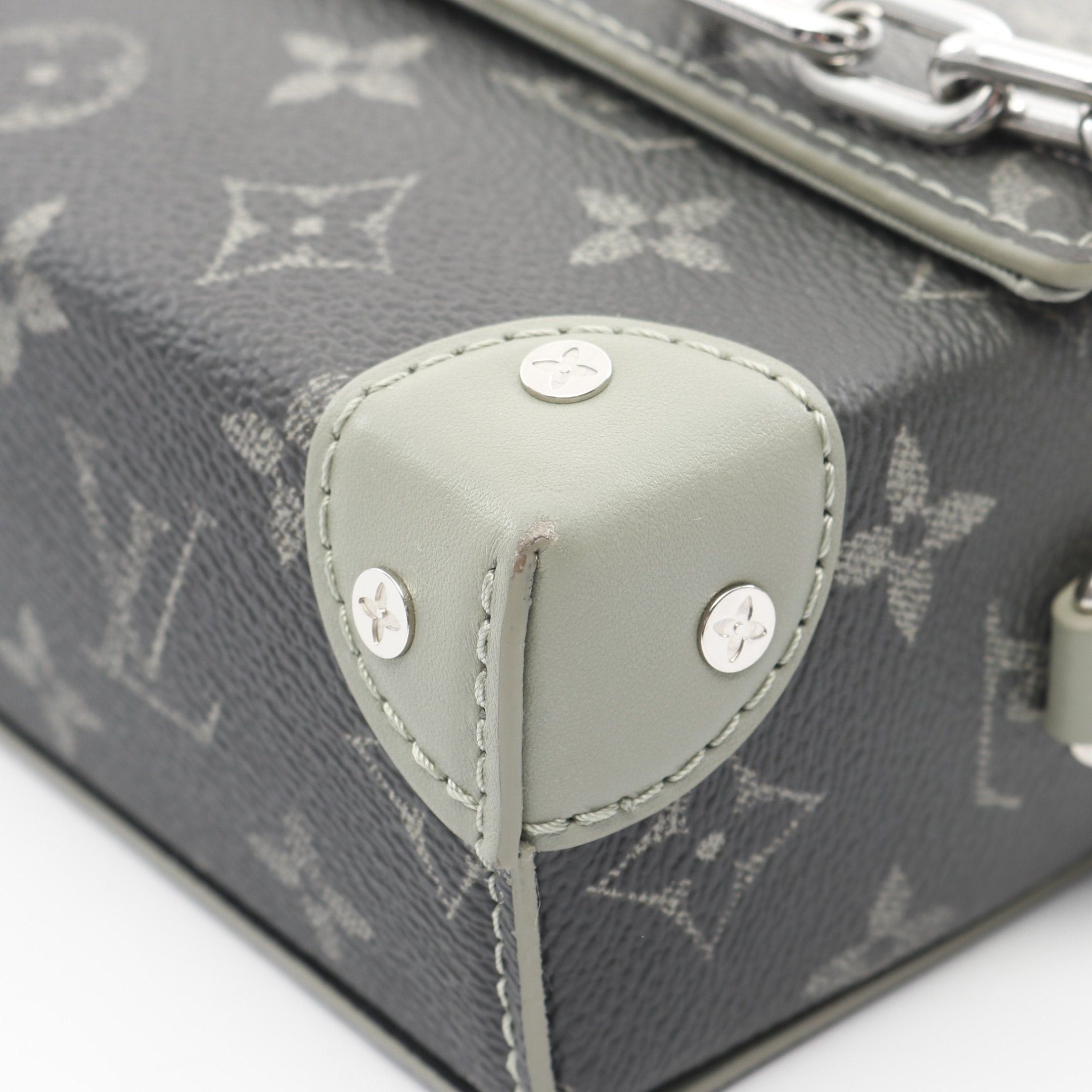 Louis Vuitton Louis Vuitton Steamer Wearable Wallet Monogram Gradient Shoulder Bag Leather Khaki Green Size ONE SIZE - 6 Thumbnail