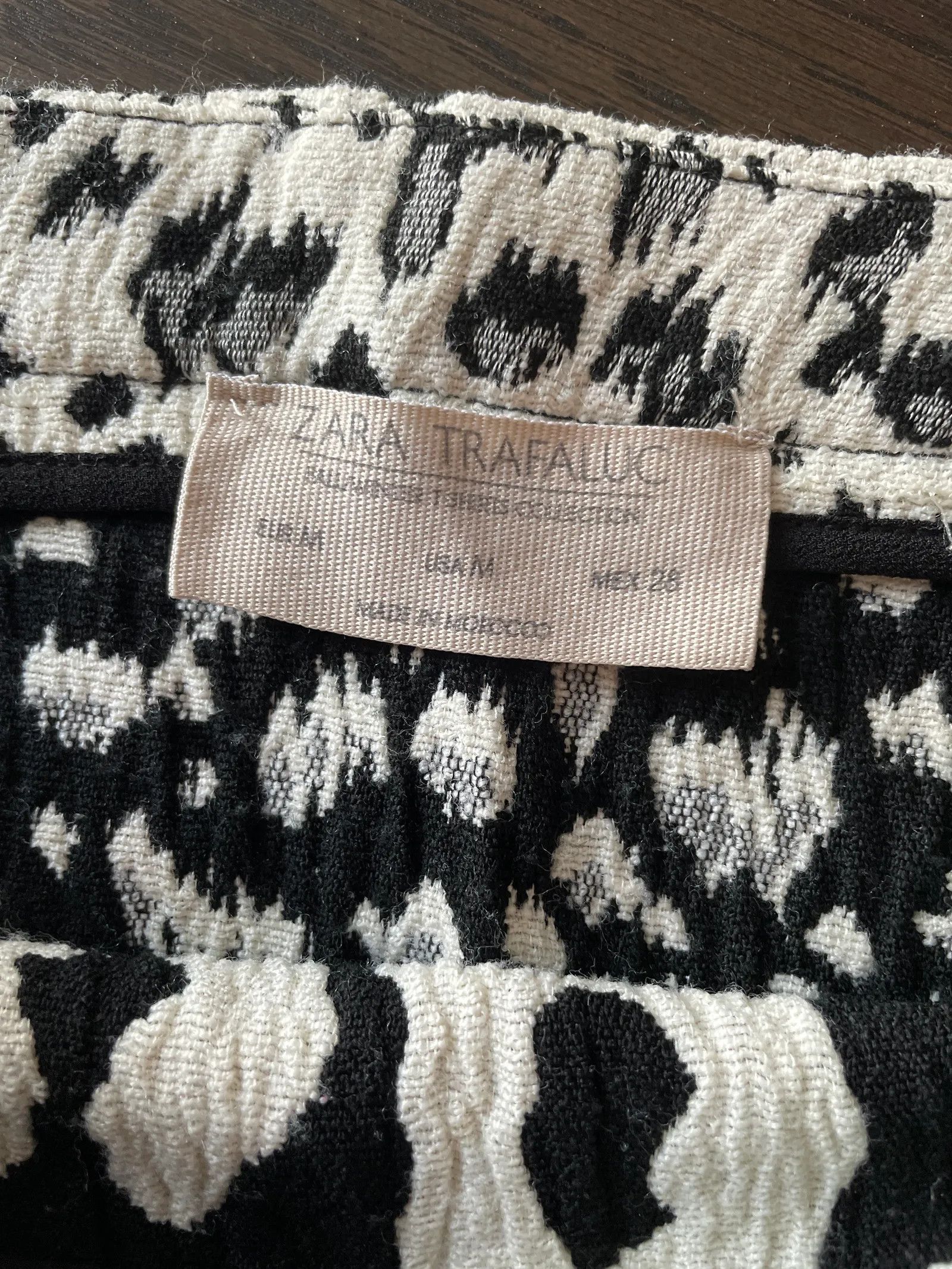 Zara Zara Skirt Size 28" / US 6 / IT 42 - 2 Thumbnail