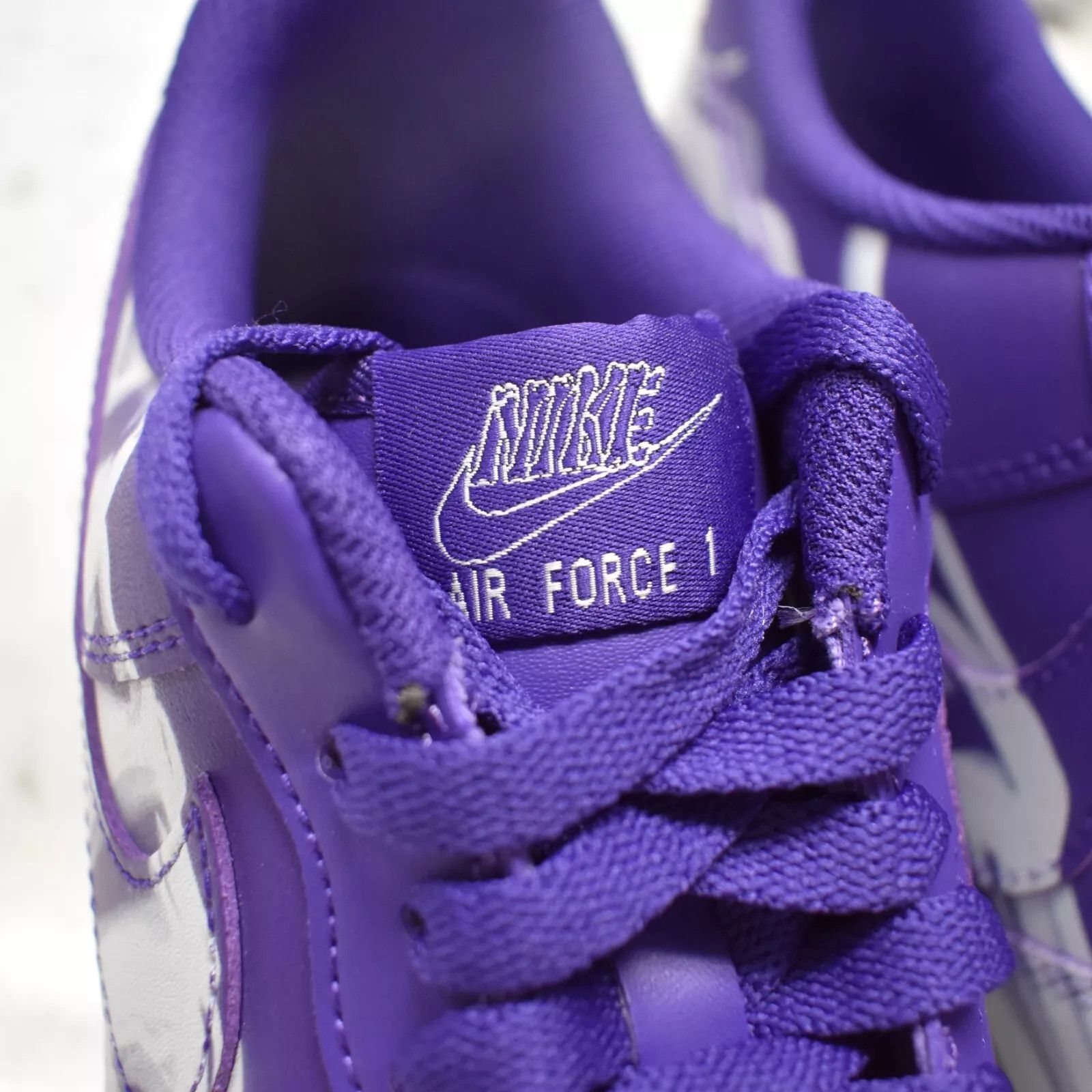 Nike Nike Air Force 1 QS Purple Skeleton Halloween 2021 Size US 9.5 / EU 42-43 - 9 Thumbnail