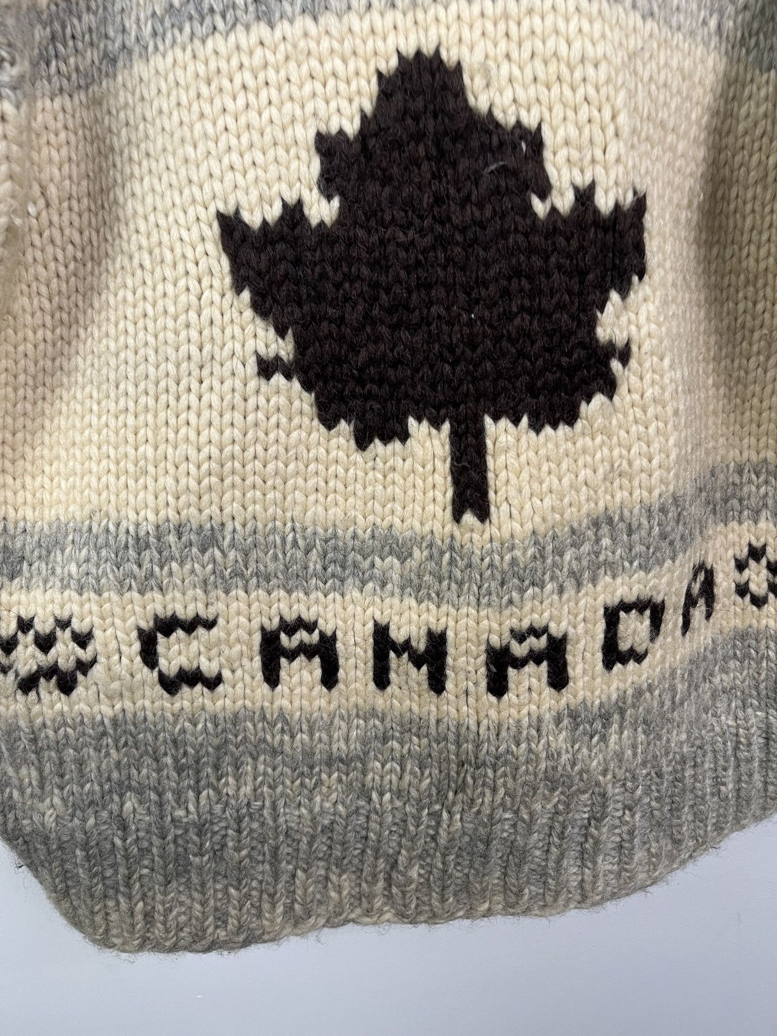 Vintage Vintage 1970s Canada Maple Leaf Cardigan Button Up Thick Knit Sweater Size M Size US M / EU 48-50 / 2 - 3 Thumbnail