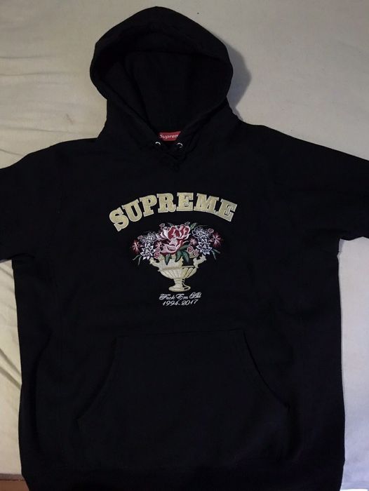 Supreme Supreme Centerpiece Hooded Sweatshirt | Grailed