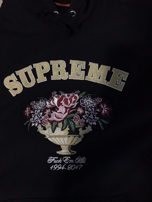 Supreme Supreme Centerpiece Hooded Sweatshirt | Grailed