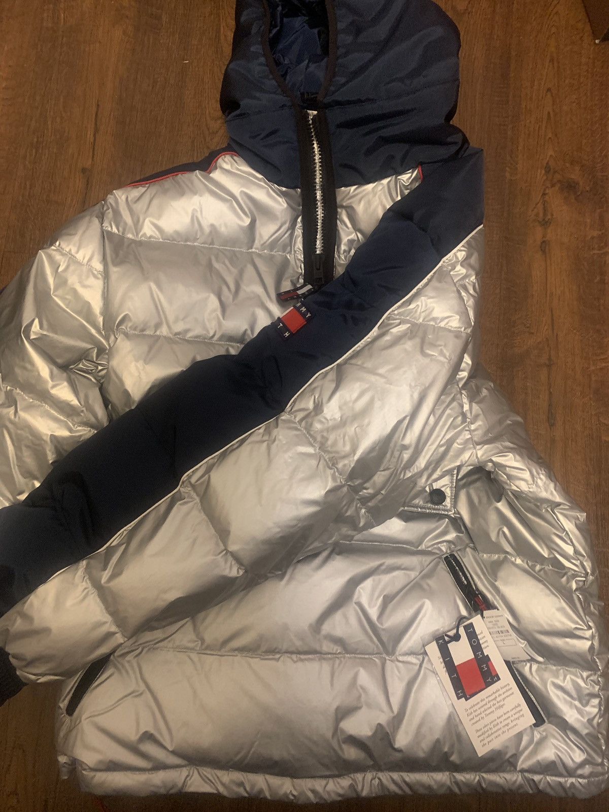 Kith x tommy hilfiger expedition puffer pullover silver hotsell
