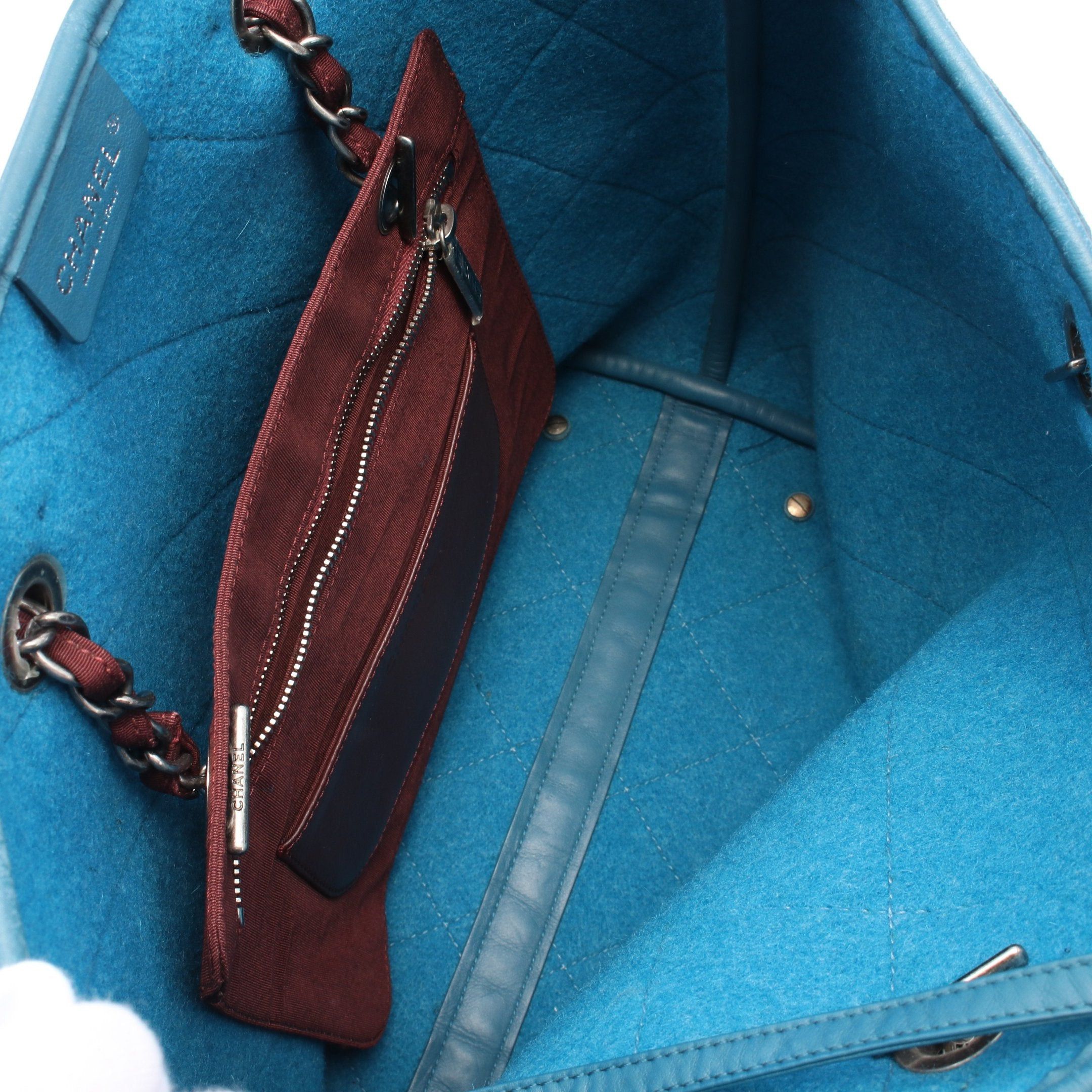Chanel Chanel Matelasse Shoulder Bag Tote Wool Leather Turquoise Blue Antique Silver Hardware Size ONE SIZE - 3 Thumbnail