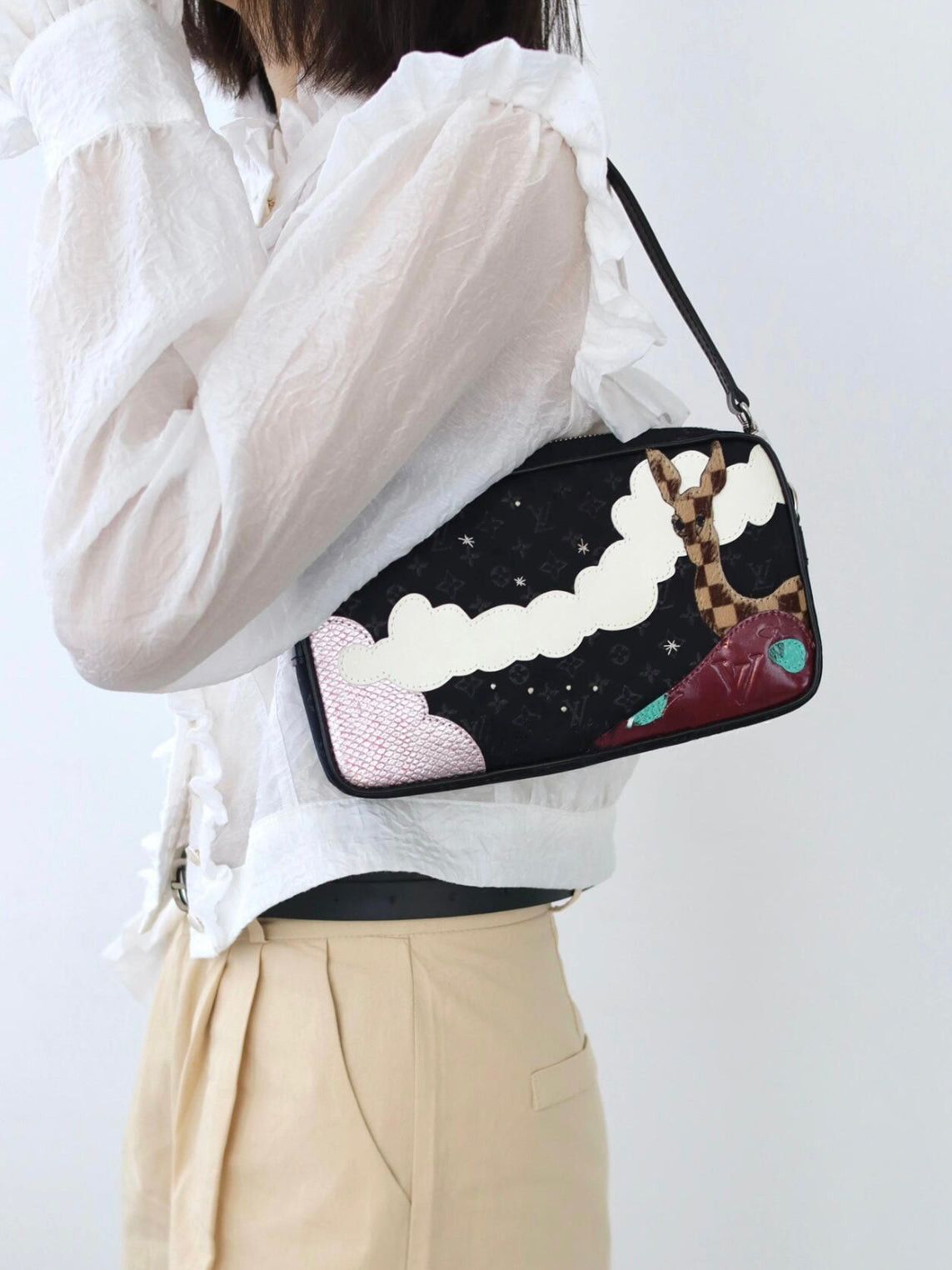 Louis Vuitton Louis Vuitton Monogram Satin Pochette Conte De Fées &Amp; Animal Shoulder Bag M92275 Size ONE SIZE - 2 Thumbnail
