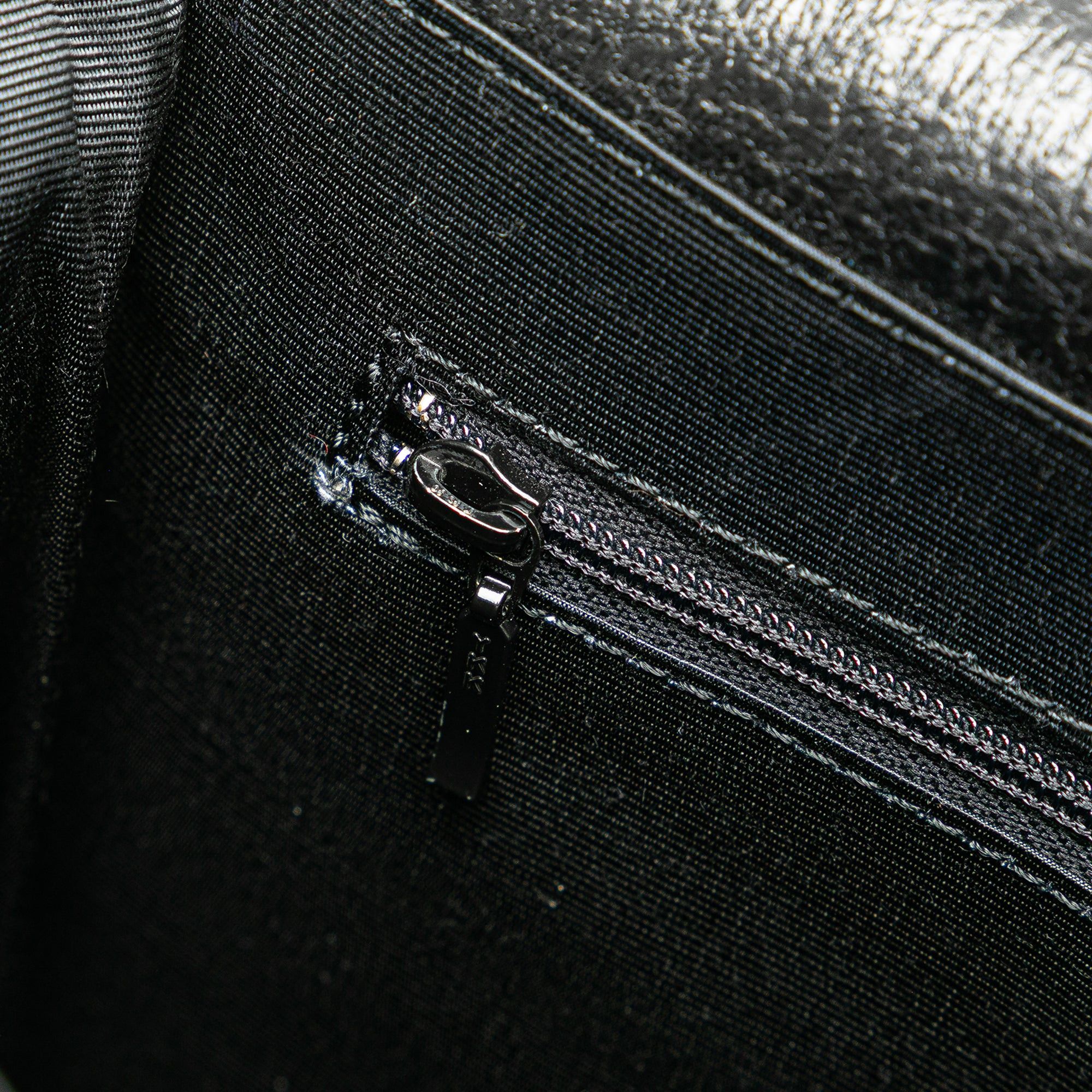 Yves Saint Laurent Yves Saint Laurent Leather Messenger Bag Black Size ONE SIZE - 5 Thumbnail