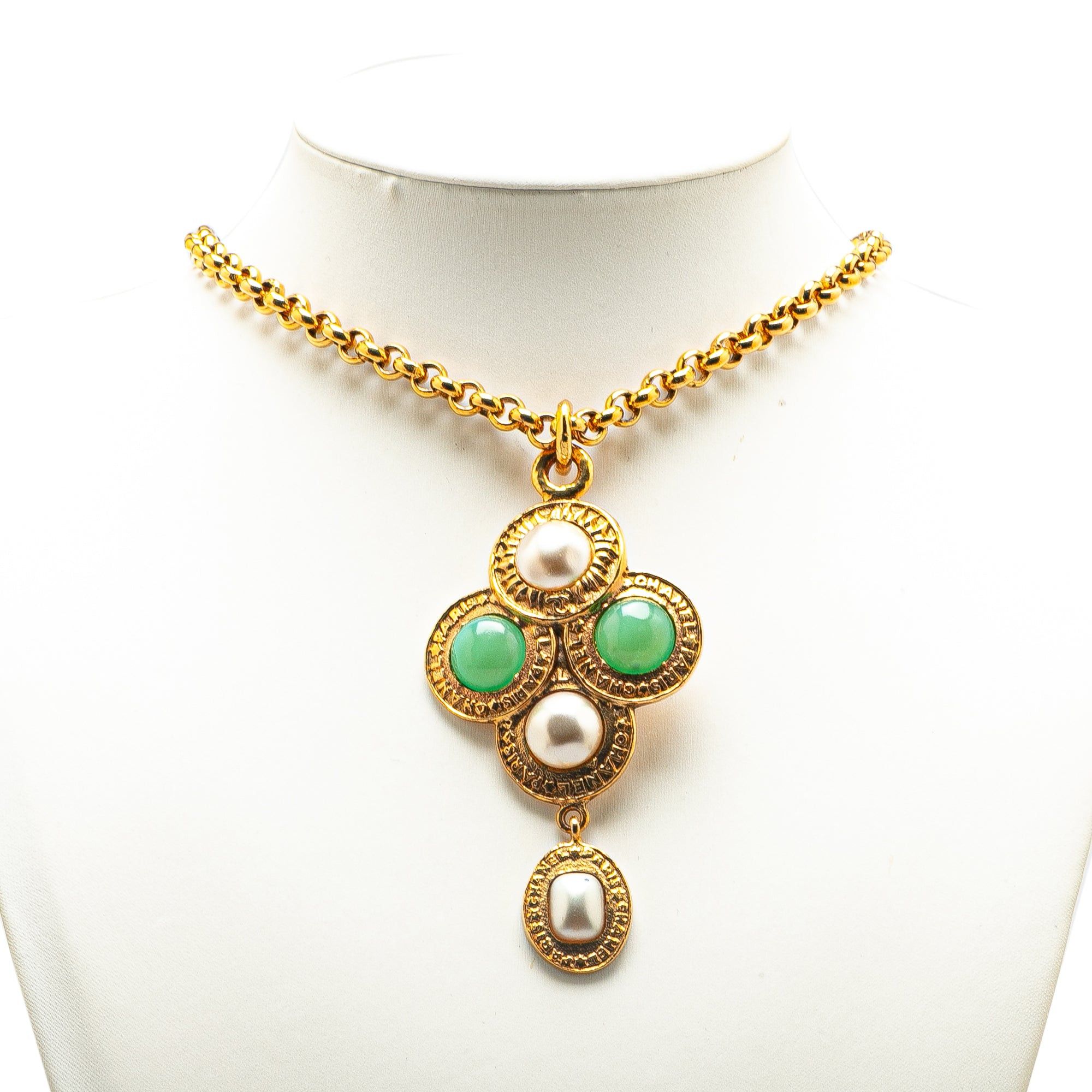 Chanel Chanel Gold Plated Gripoix and Faux Pearl Pendant Necklace Gold Size ONE SIZE - 7 Thumbnail