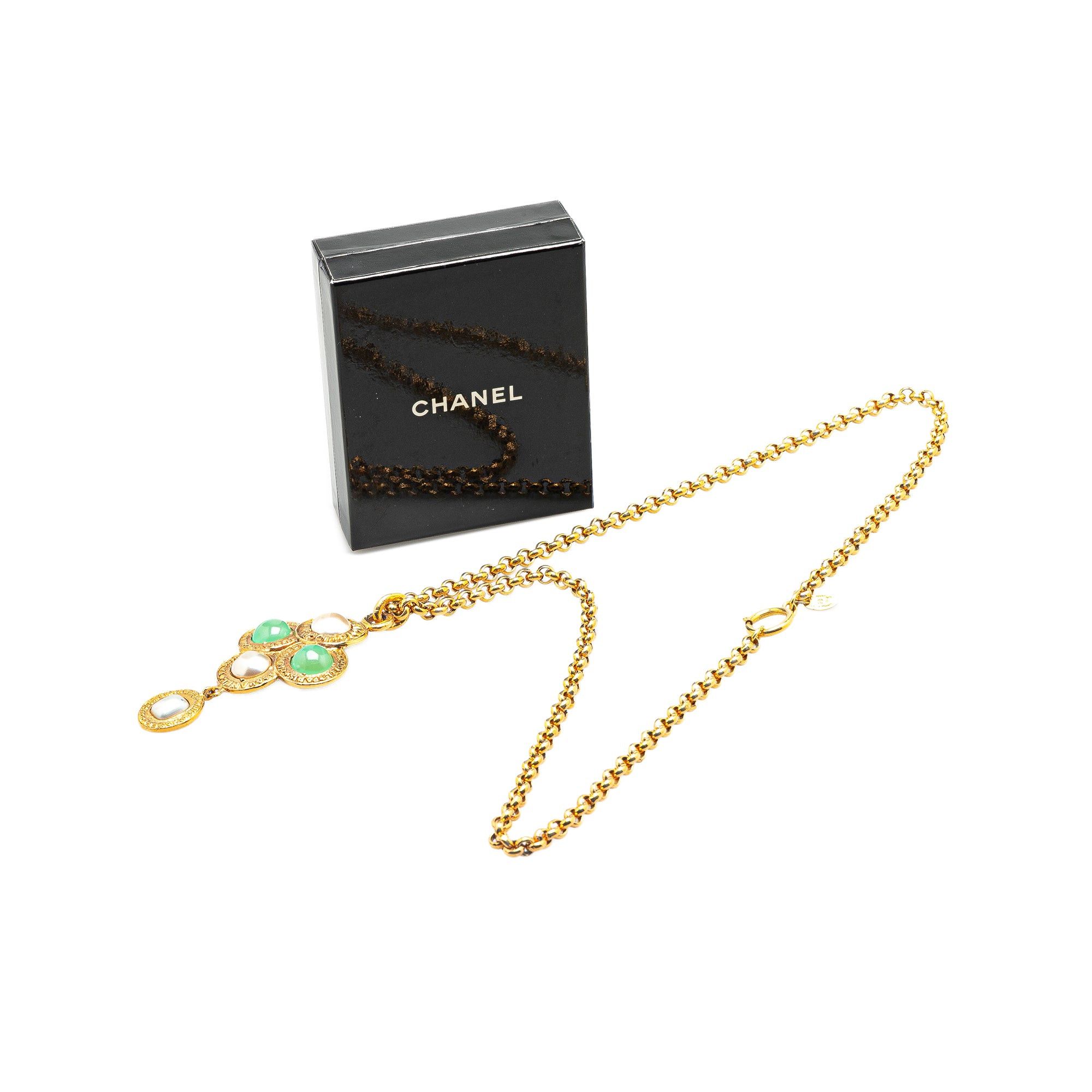 Chanel Chanel Gold Plated Gripoix and Faux Pearl Pendant Necklace Gold Size ONE SIZE - 8 Thumbnail