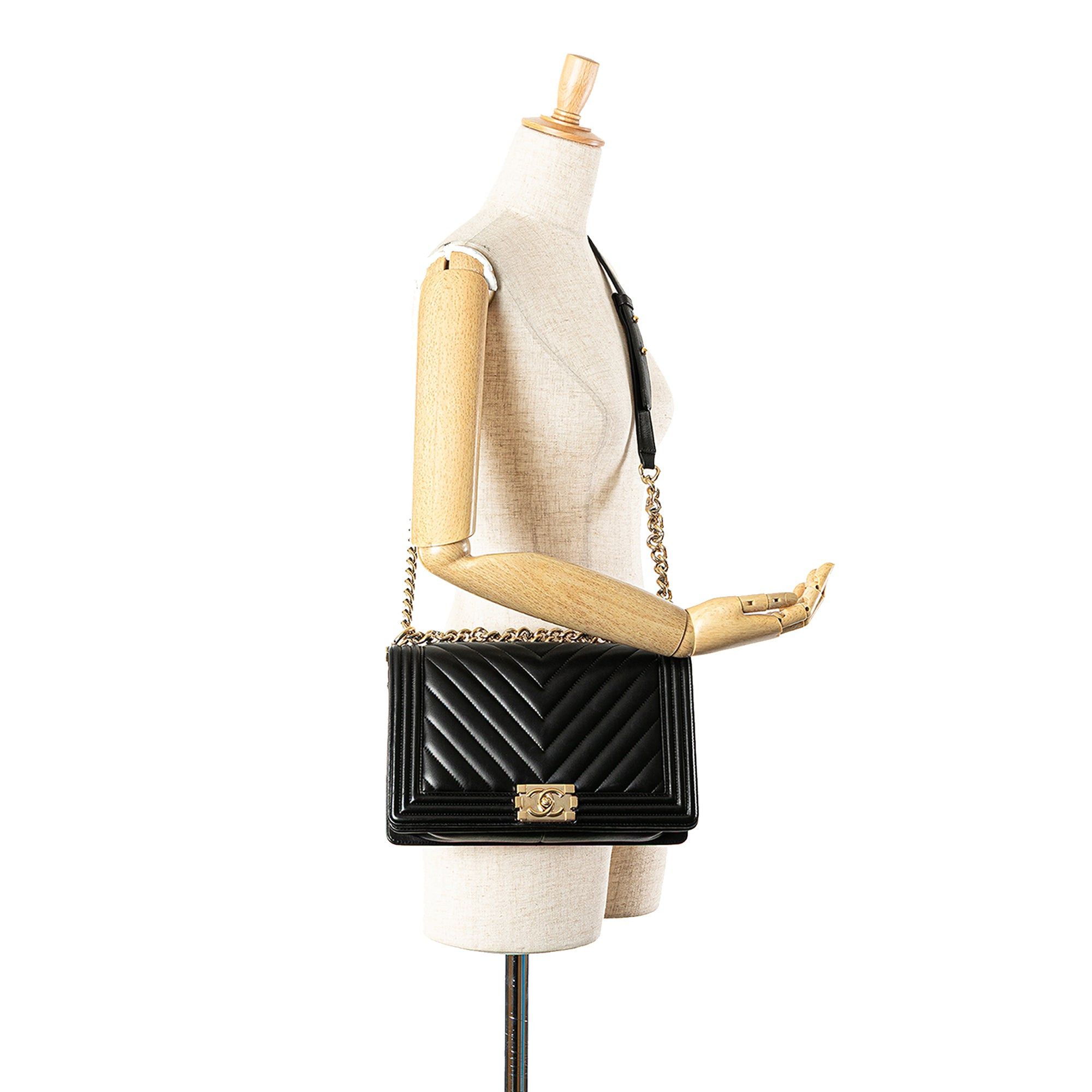 Chanel Chanel New Medium Chevron Lambskin Boy Flap Black Size ONE SIZE - 14 Thumbnail
