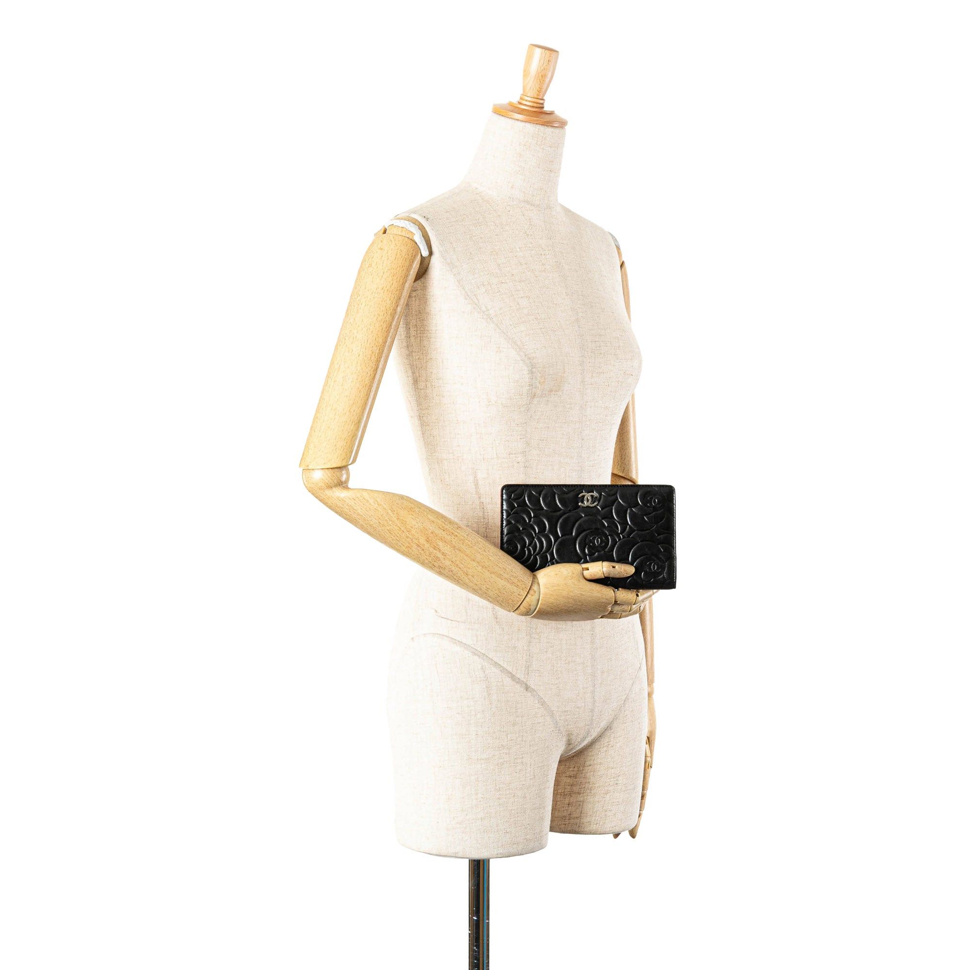 Chanel Chanel Embossed Lambskin Camellia Bifold Wallet Black Size ONE SIZE - 14 Thumbnail