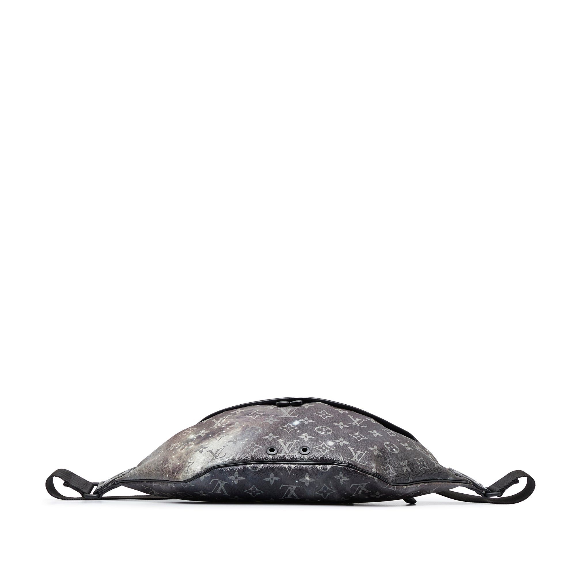 Louis Vuitton Louis Vuitton Monogram Galaxy Discovery Bumbag Black Size ONE SIZE - 4 Thumbnail