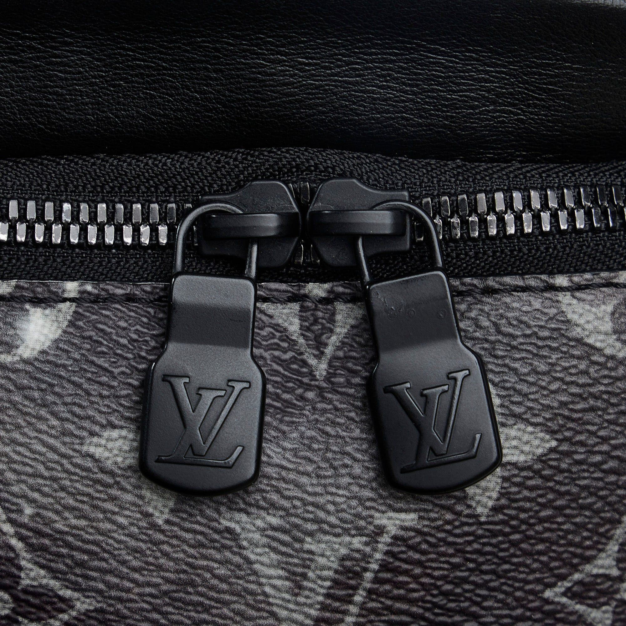Louis Vuitton Louis Vuitton Monogram Galaxy Discovery Bumbag Black Size ONE SIZE - 8 Thumbnail