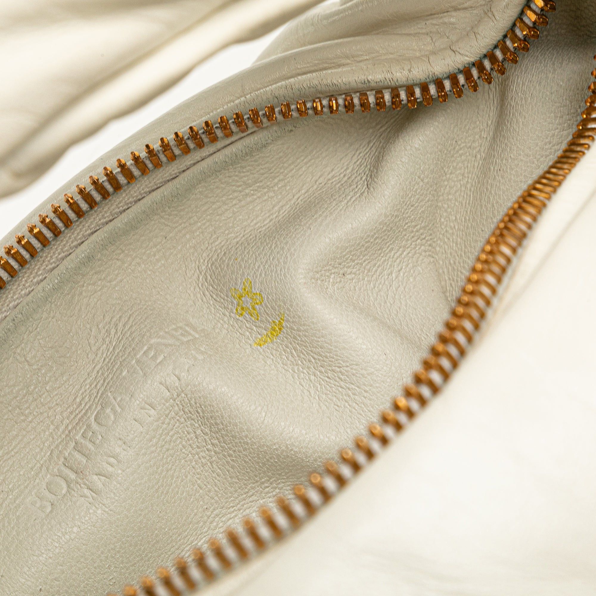 Bottega Veneta Bottega Veneta Mini Nappa Puffy Jodie White Size ONE SIZE - 9 Thumbnail