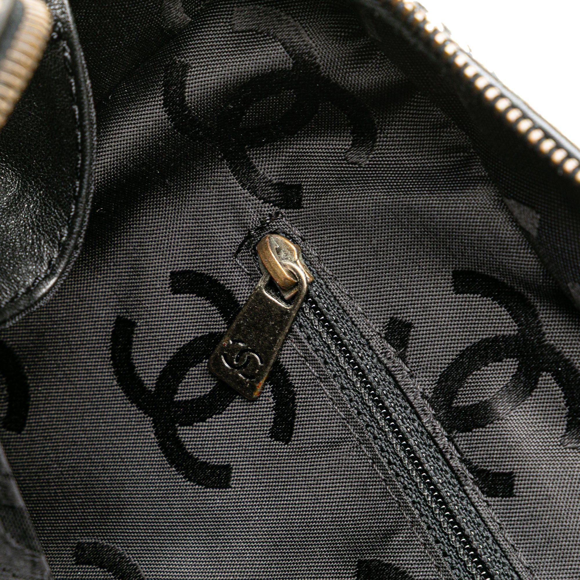 Chanel Chanel CC Wild Stitch Lambskin Handbag Black Size ONE SIZE - 9 Thumbnail