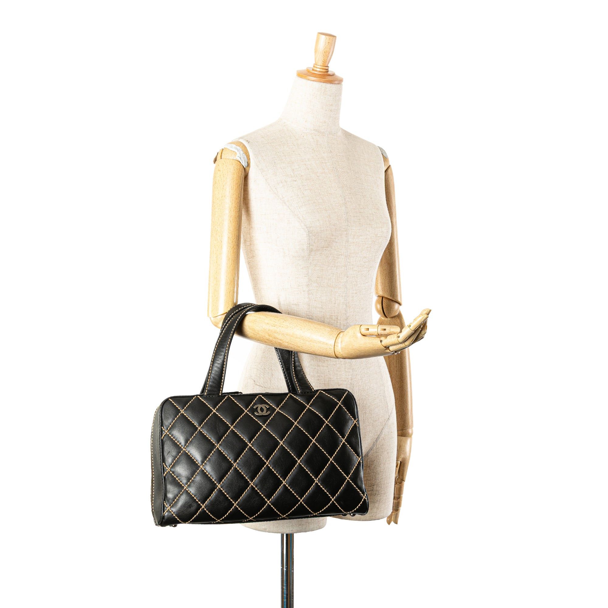 Chanel Chanel CC Wild Stitch Lambskin Handbag Black Size ONE SIZE - 12 Thumbnail