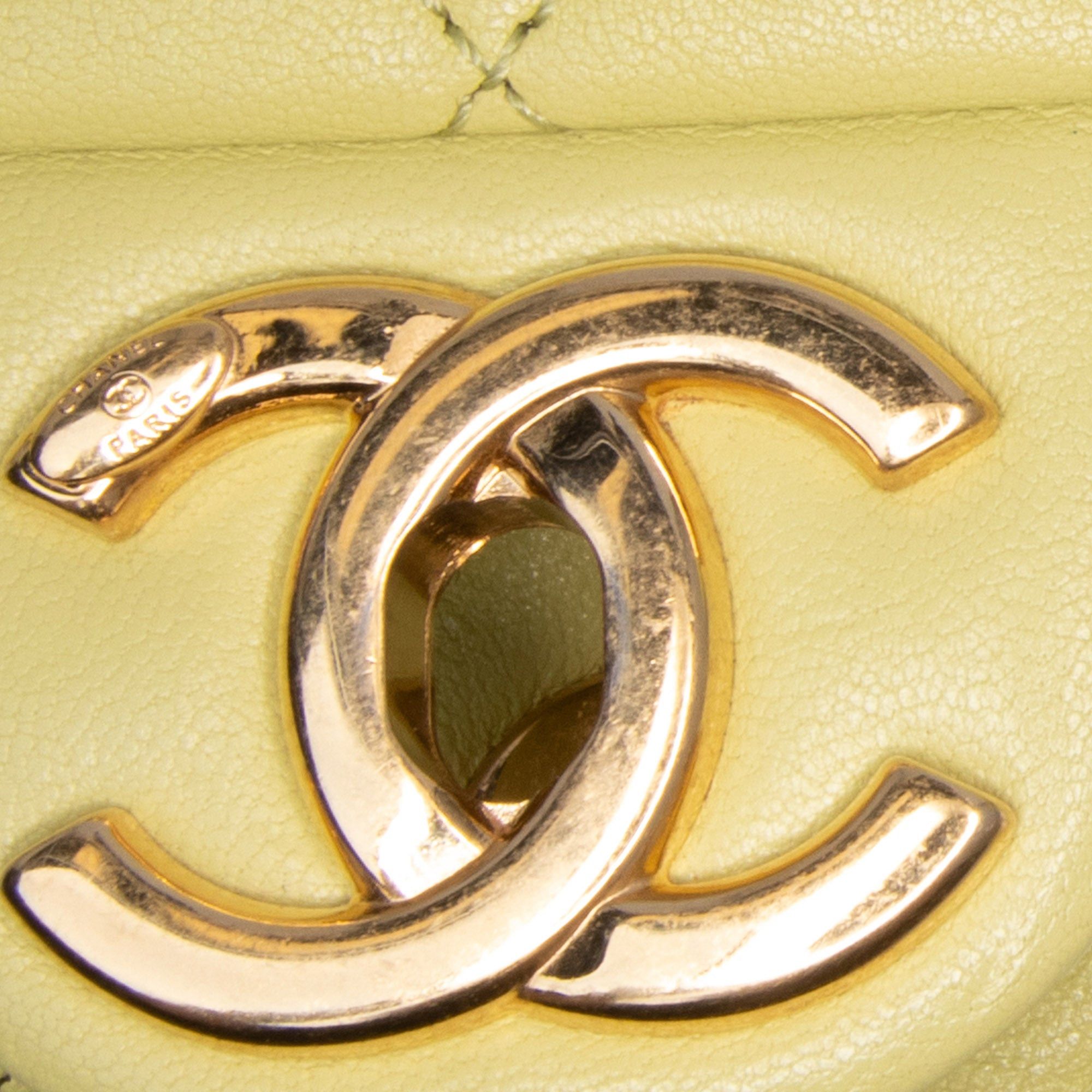 Chanel Chanel Mini Quilted Lambskin Oval Logo Chain Top Handle Flap Green Size ONE SIZE - 7 Thumbnail