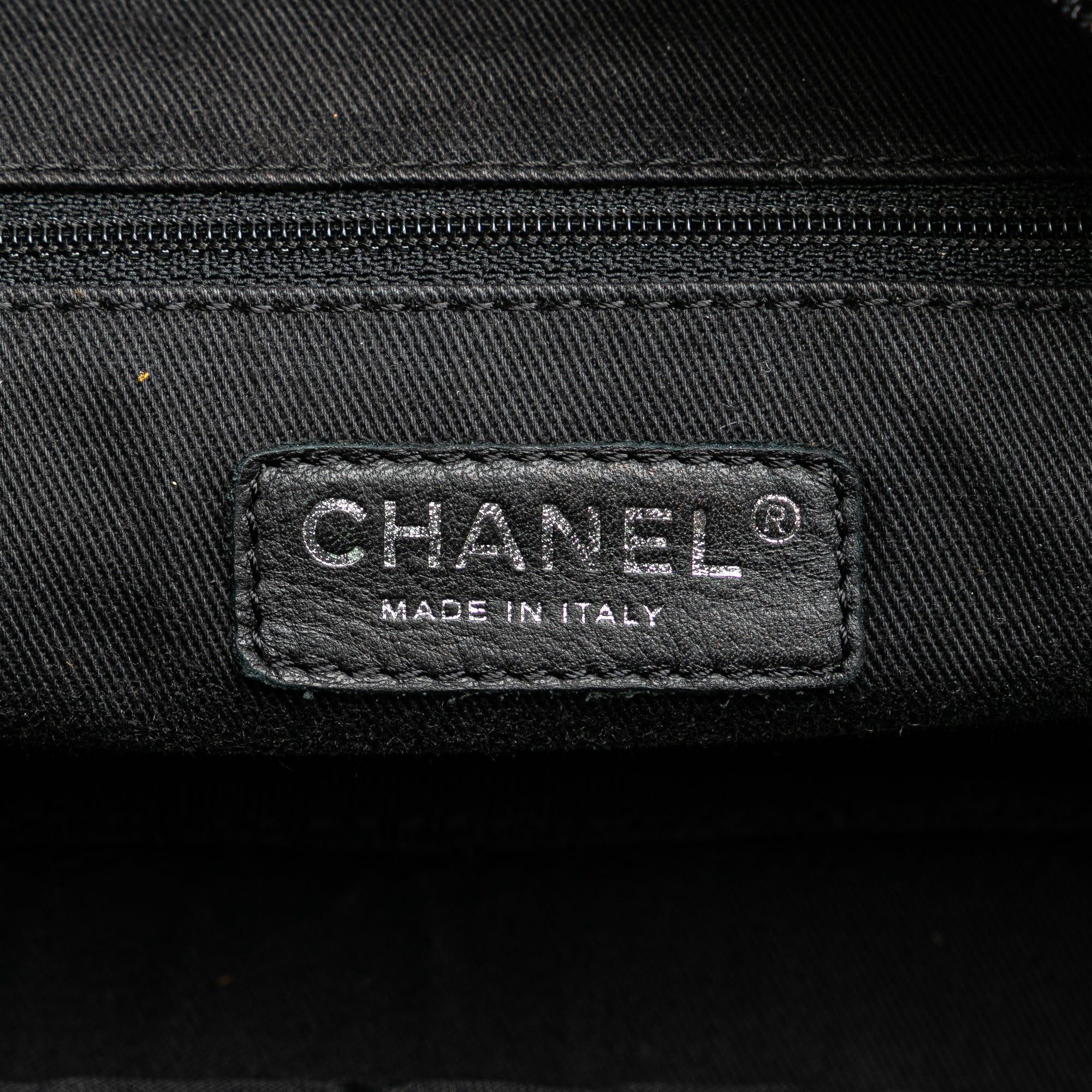 Chanel Chanel Paris New York Quilted Nylon Duffle Handbag Black Size ONE SIZE - 5 Thumbnail