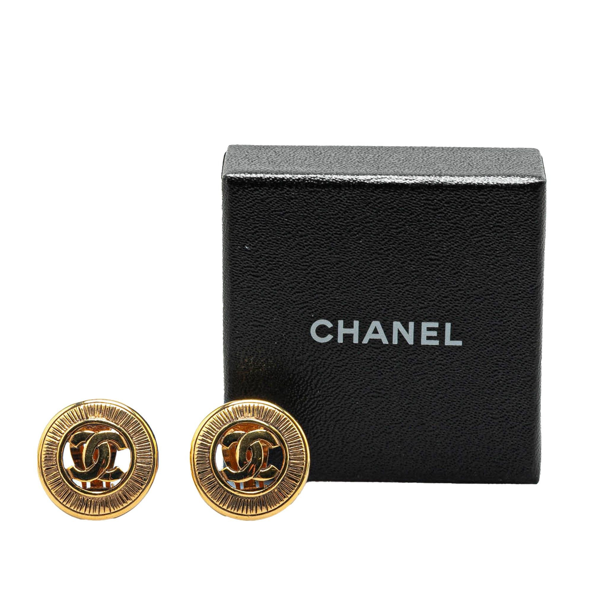 Chanel Chanel Gold Plated CC Round Clip On Earrings Gold Size ONE SIZE - 4 Thumbnail