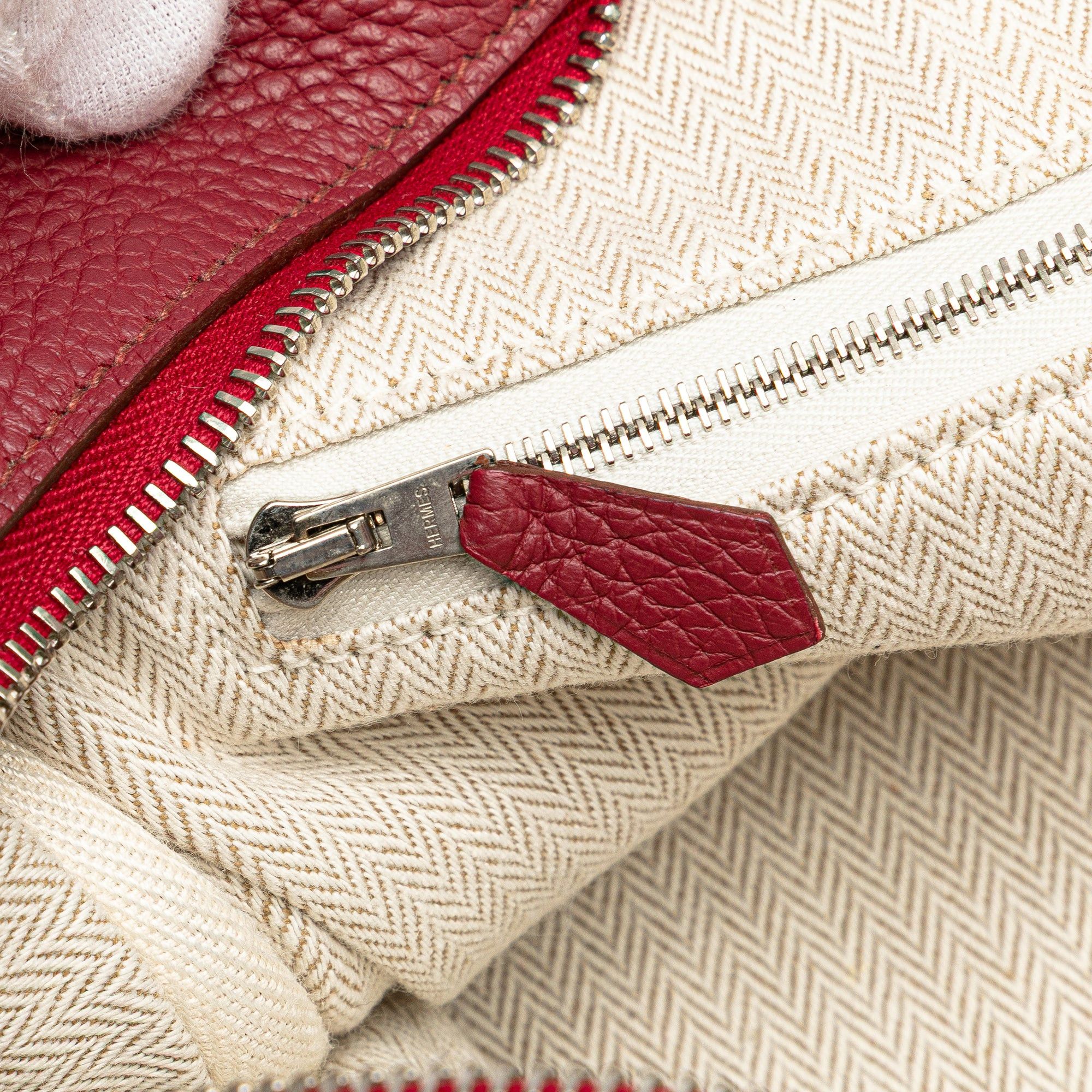 Hermes Hermès Clemence Victoria II 35 Red Size ONE SIZE - 7 Thumbnail