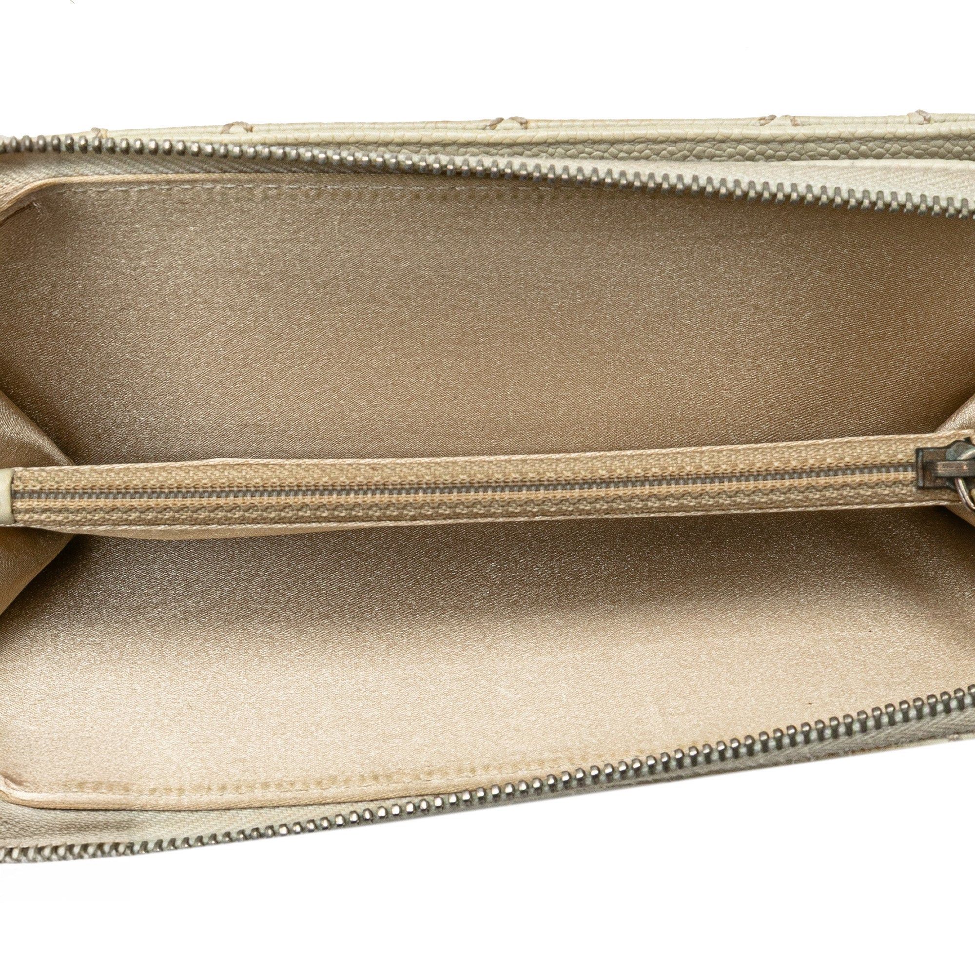 Chanel Chanel CC Quilted Caviar Zip Around Long Wallet White Size ONE SIZE - 4 Thumbnail