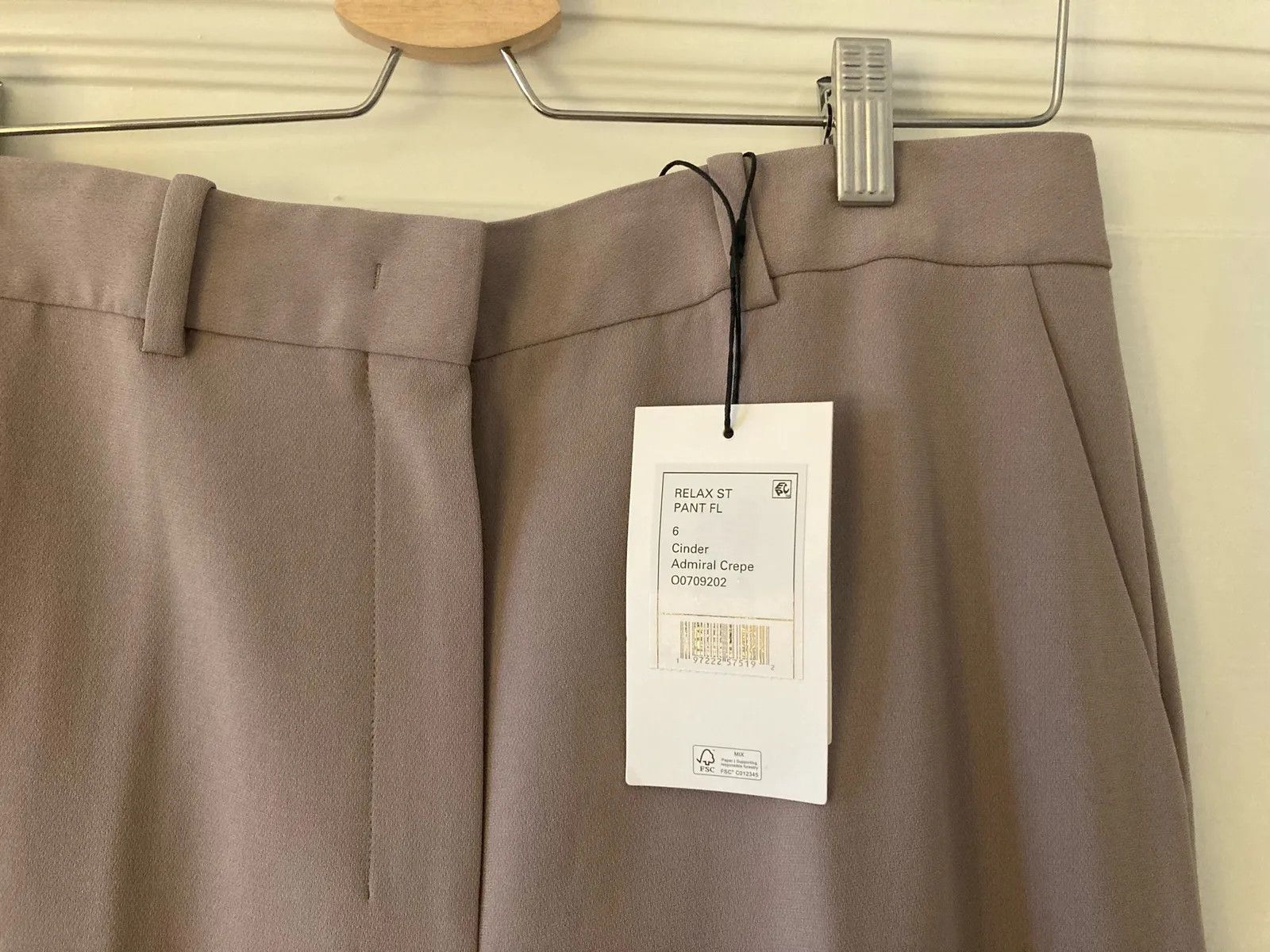 Theory Theory Relax Pants in Admiral Crepe Pants display picture 1