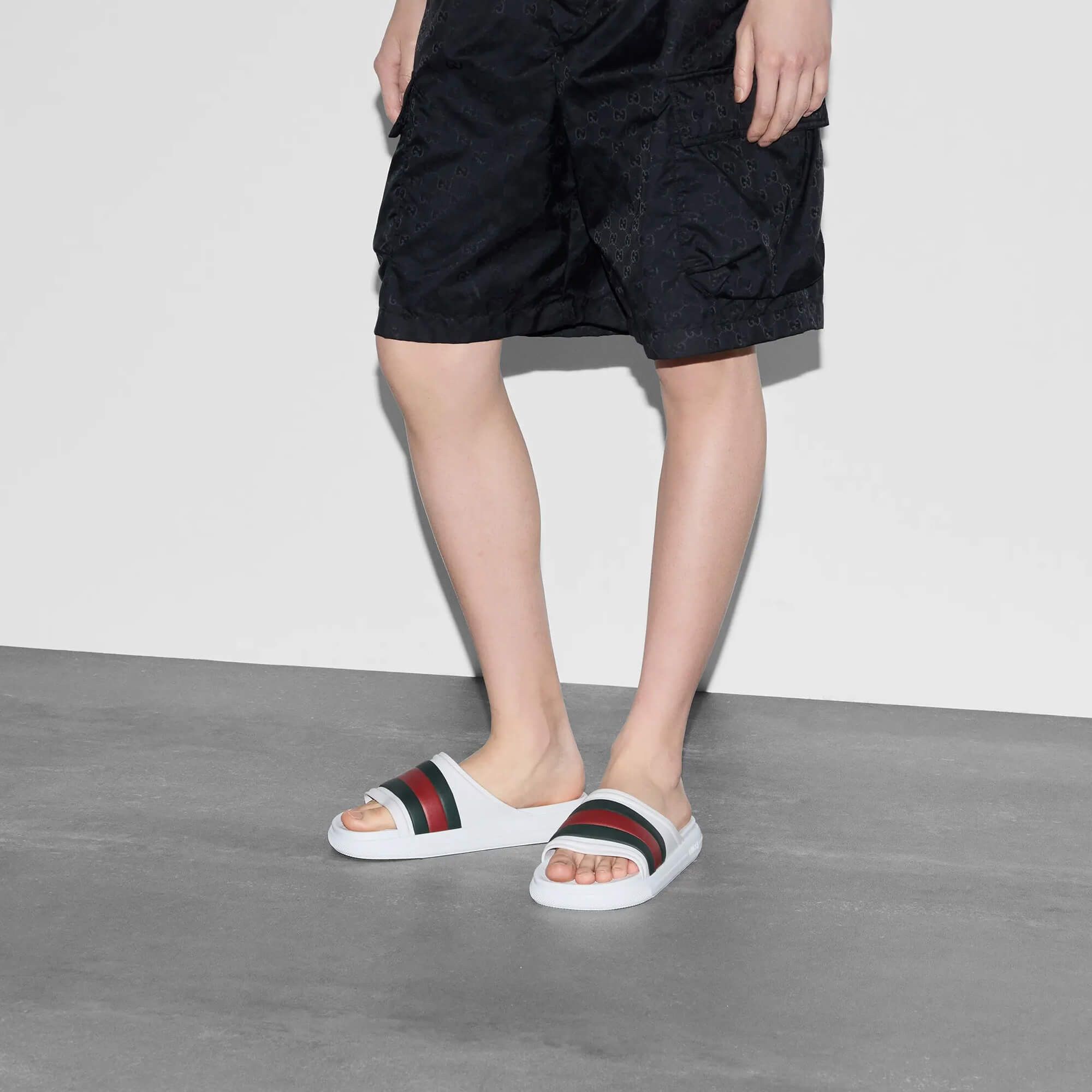 Gucci Gucci Web Rubber Slide Sandals SIZE 7 Size ONE SIZE - 3 Thumbnail