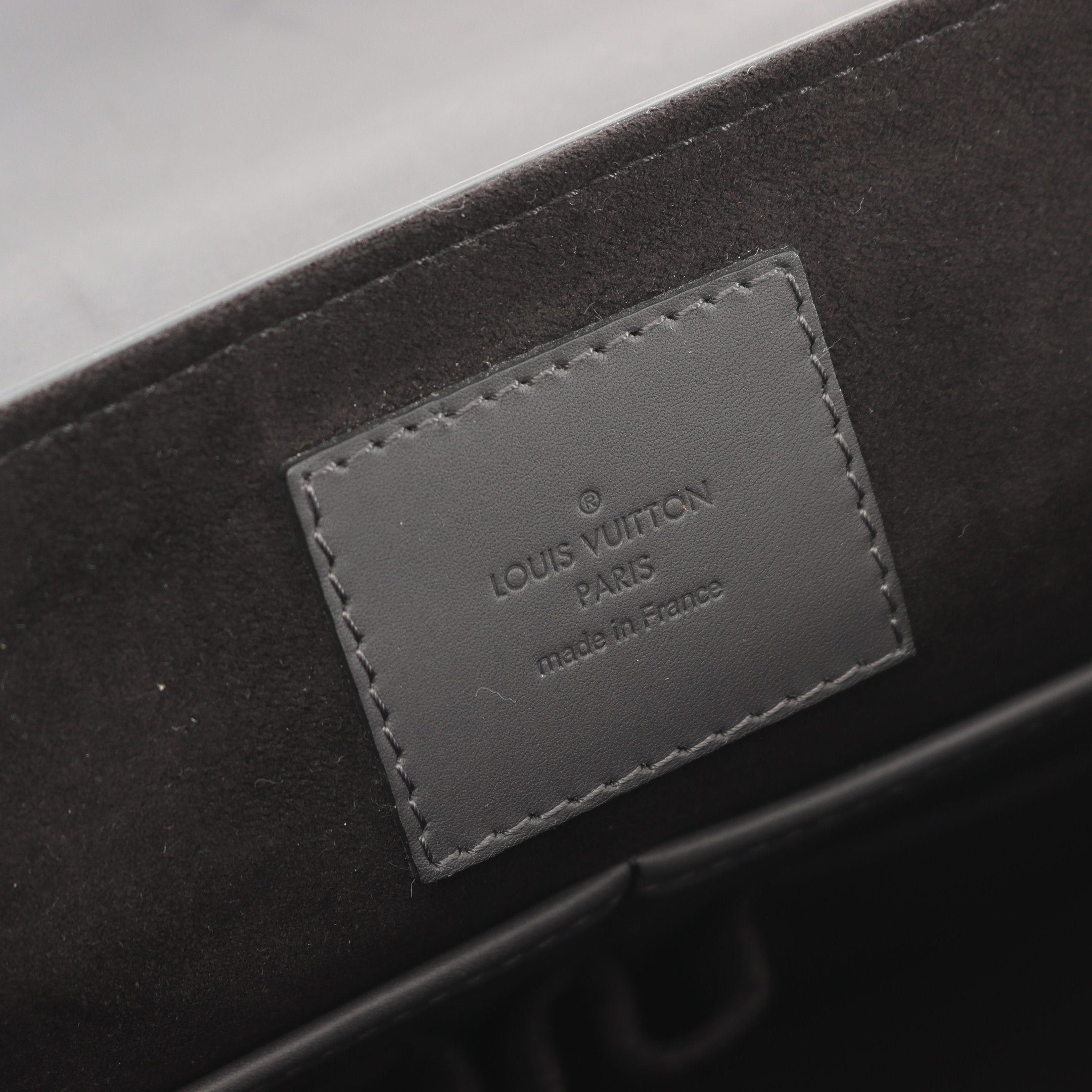 Louis Vuitton Louis Vuitton Cartable Cuir Ombre Anthracite Business Bag Leather Dark Gray Size ONE SIZE - 4 Thumbnail