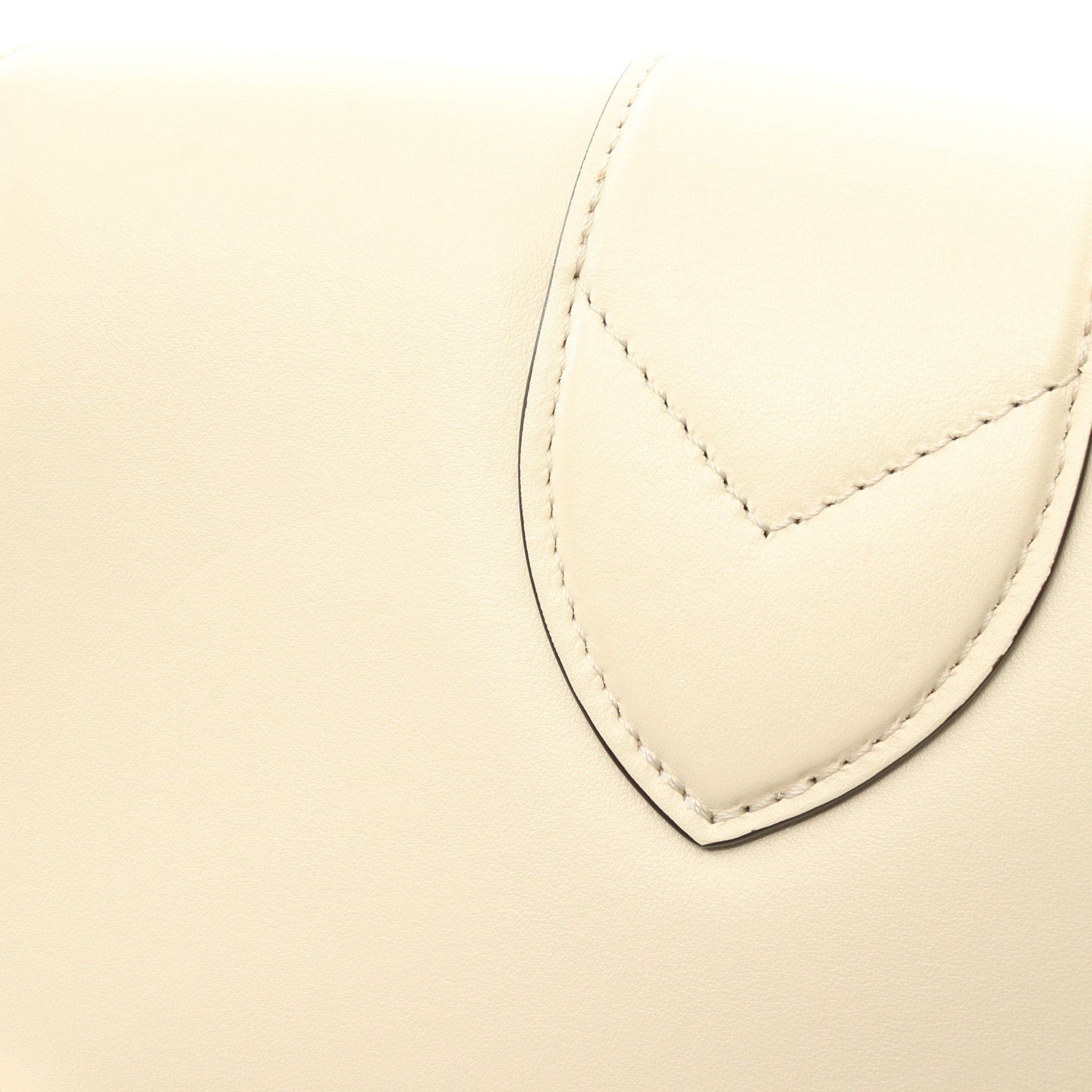 Louis Vuitton Louis Vuitton Lv Pont 9 Neuf Claim Shoulder Bag Leather Ivory Size ONE SIZE - 7 Thumbnail