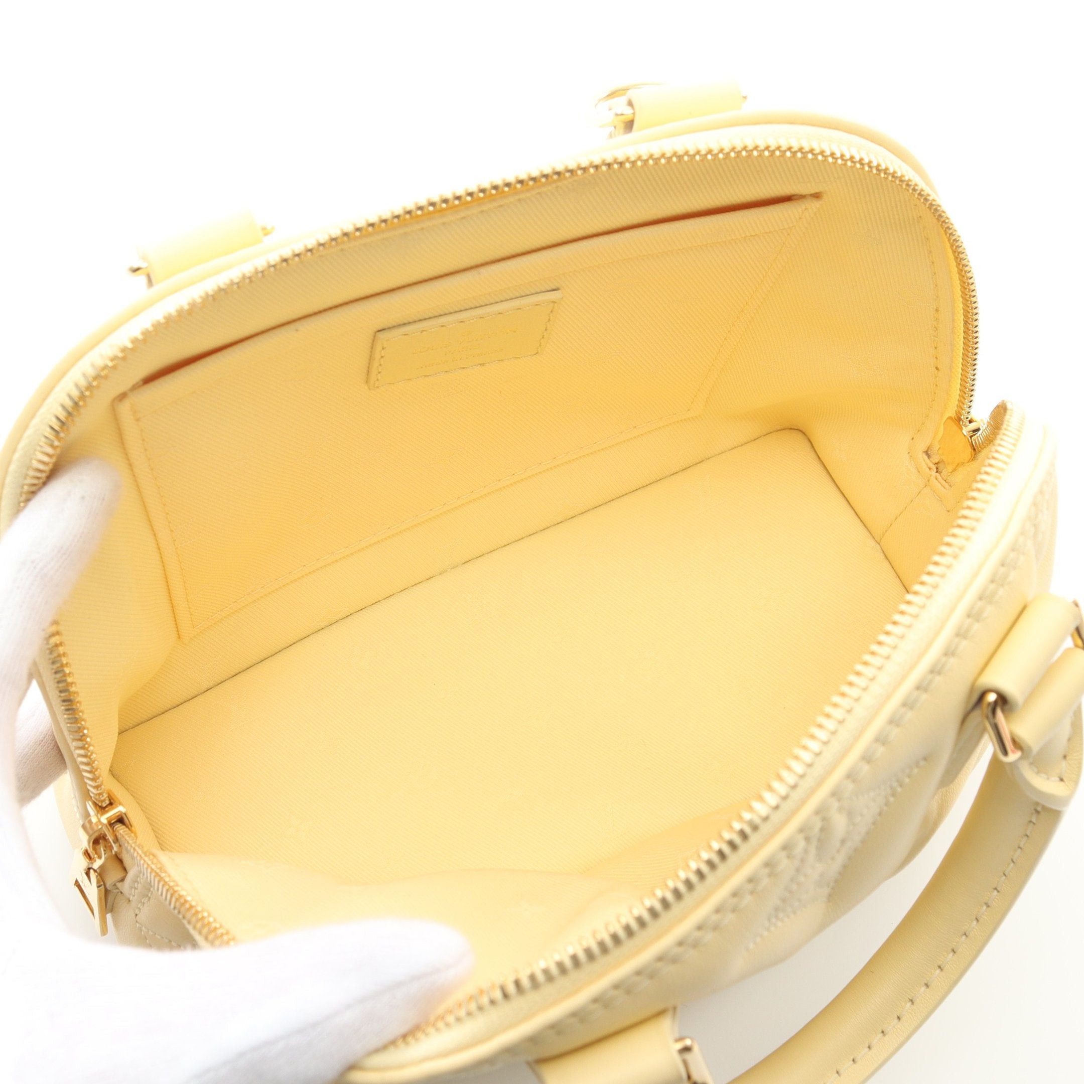 Louis Vuitton Louis Vuitton Alma Bb Soft Bubble Glam Banana Handbag Leather Light Yellow Size ONE SIZE - 3 Thumbnail