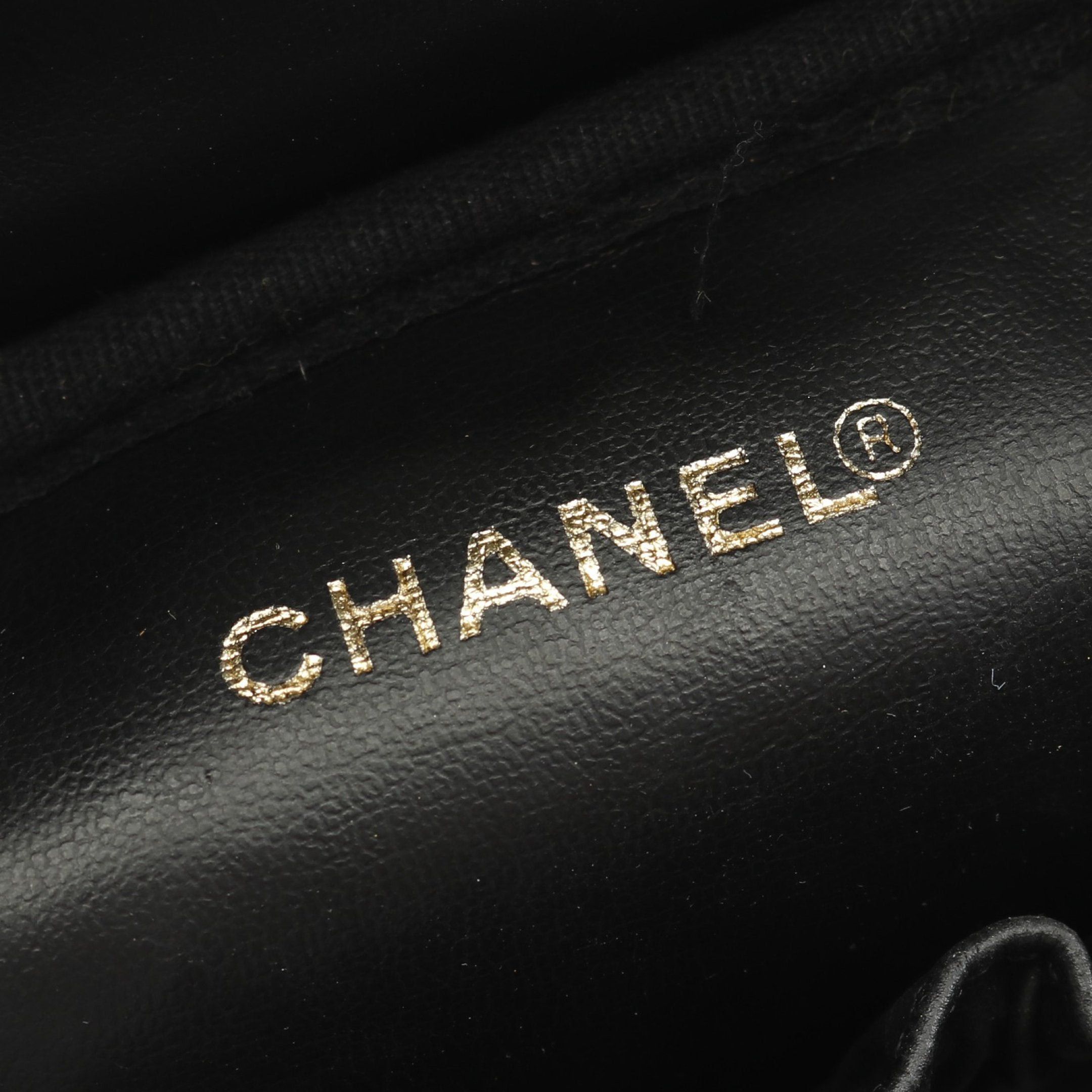 Chanel Chanel Coco Mark Handbag Vanity Bag Caviar Skin Black Gold Hardware Size ONE SIZE - 4 Thumbnail