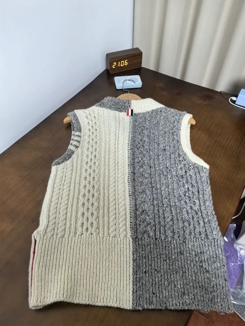 Thom Browne Color Blocked Wool Sweater Vest for Men-dmc Size US M / EU 48-50 / 2 - 5 Thumbnail