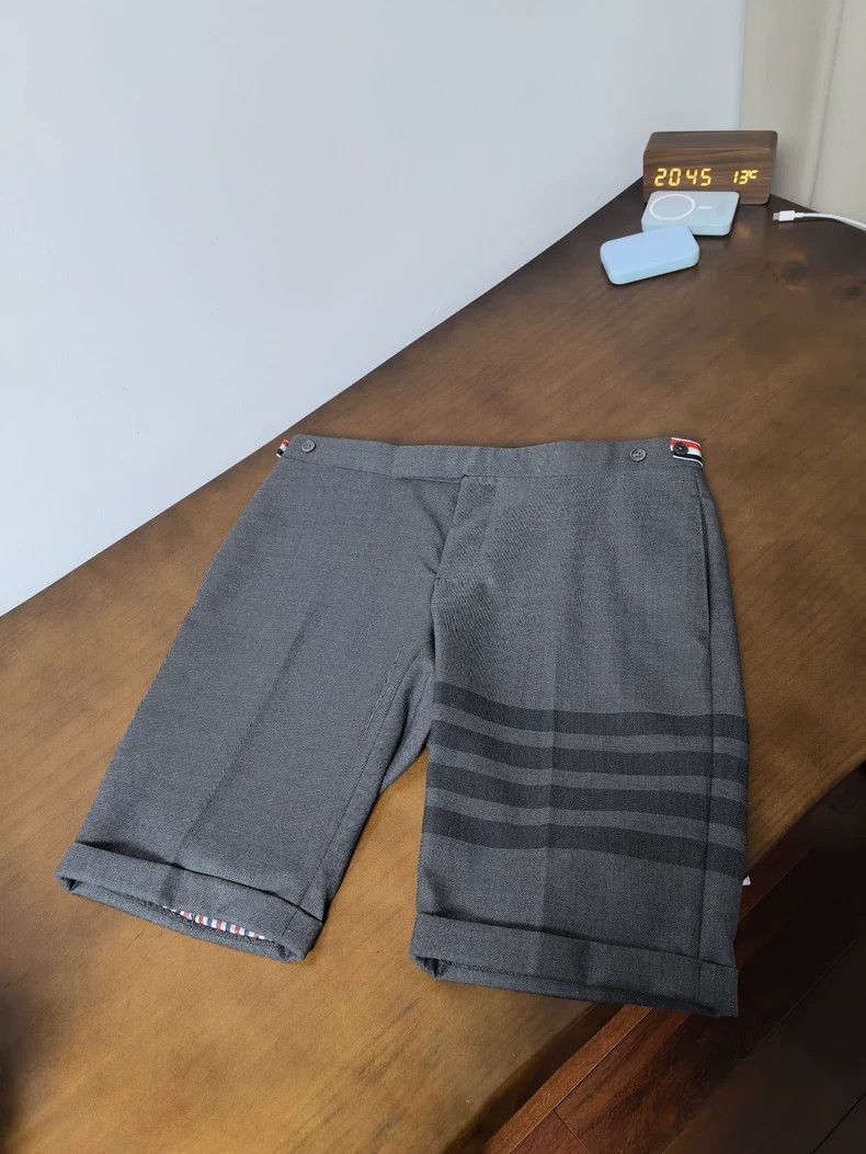 Thom Browne Thom Browne Men's Shorts-dmc Size US 30 / EU 46 - 2 Thumbnail