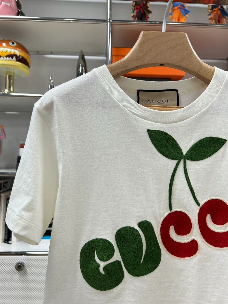 Gucci Gucci White Embroidered Cherry Short Sleeve T-Shirt-dmc Size US XS / EU 42 / 0 - 2 Thumbnail