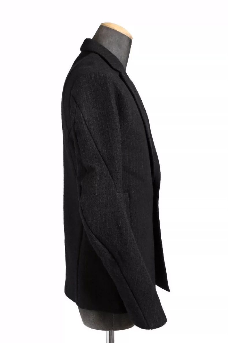 Devoa Ergonomic Jacket in Black Color Menswear