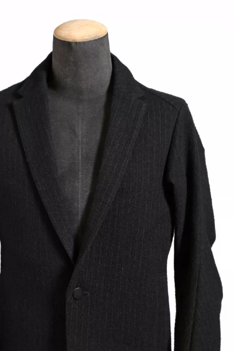 Devoa Ergonomic Jacket in Black Color Menswear