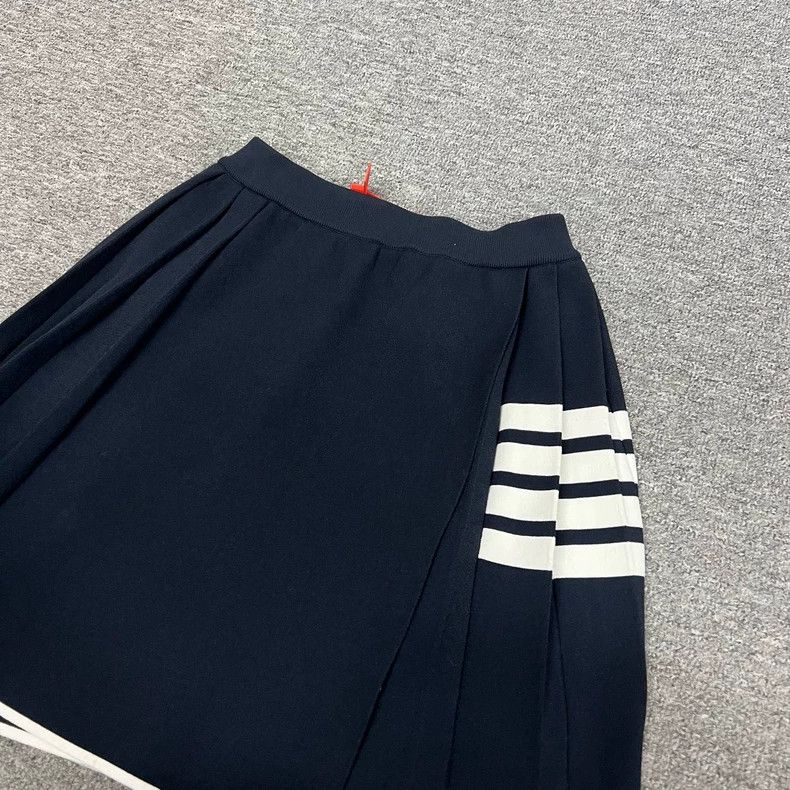 Thom Browne Thom Browne Pleated Skirt in Navy Blue-dmc Size US 31 - 4 Thumbnail
