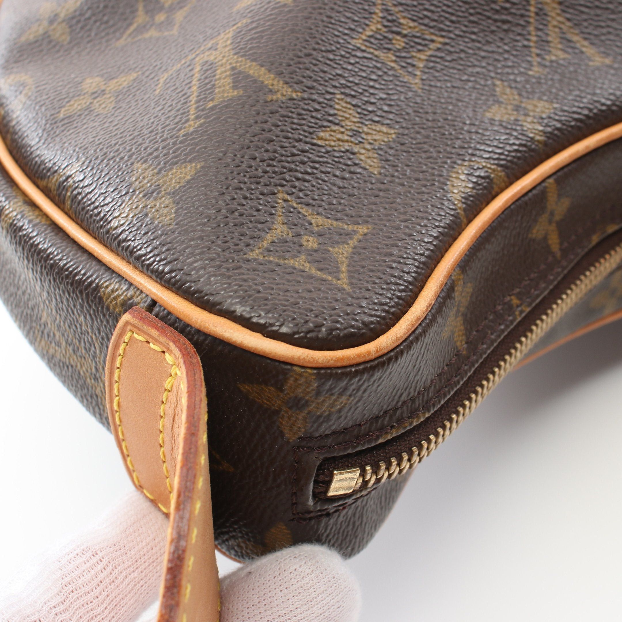 Louis Vuitton Louis Vuitton Croissant Mm Monogram Shoulder Bag Leather Brown Size ONE SIZE - 7 Thumbnail