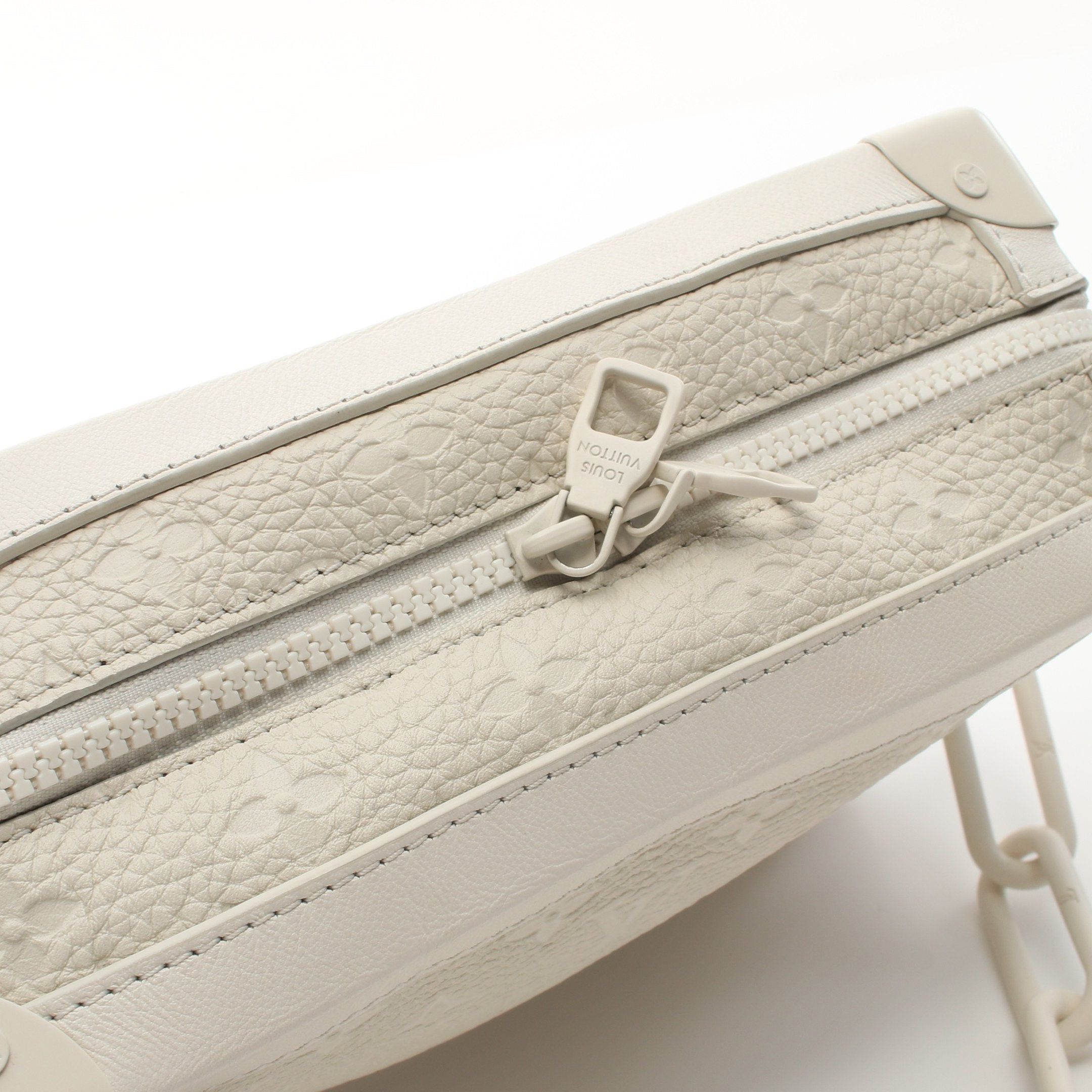 Louis Vuitton Louis Vuitton Soft Trunk Monogram Shoulder Bag Taurillon Leather Off White Size ONE SIZE - 9 Thumbnail