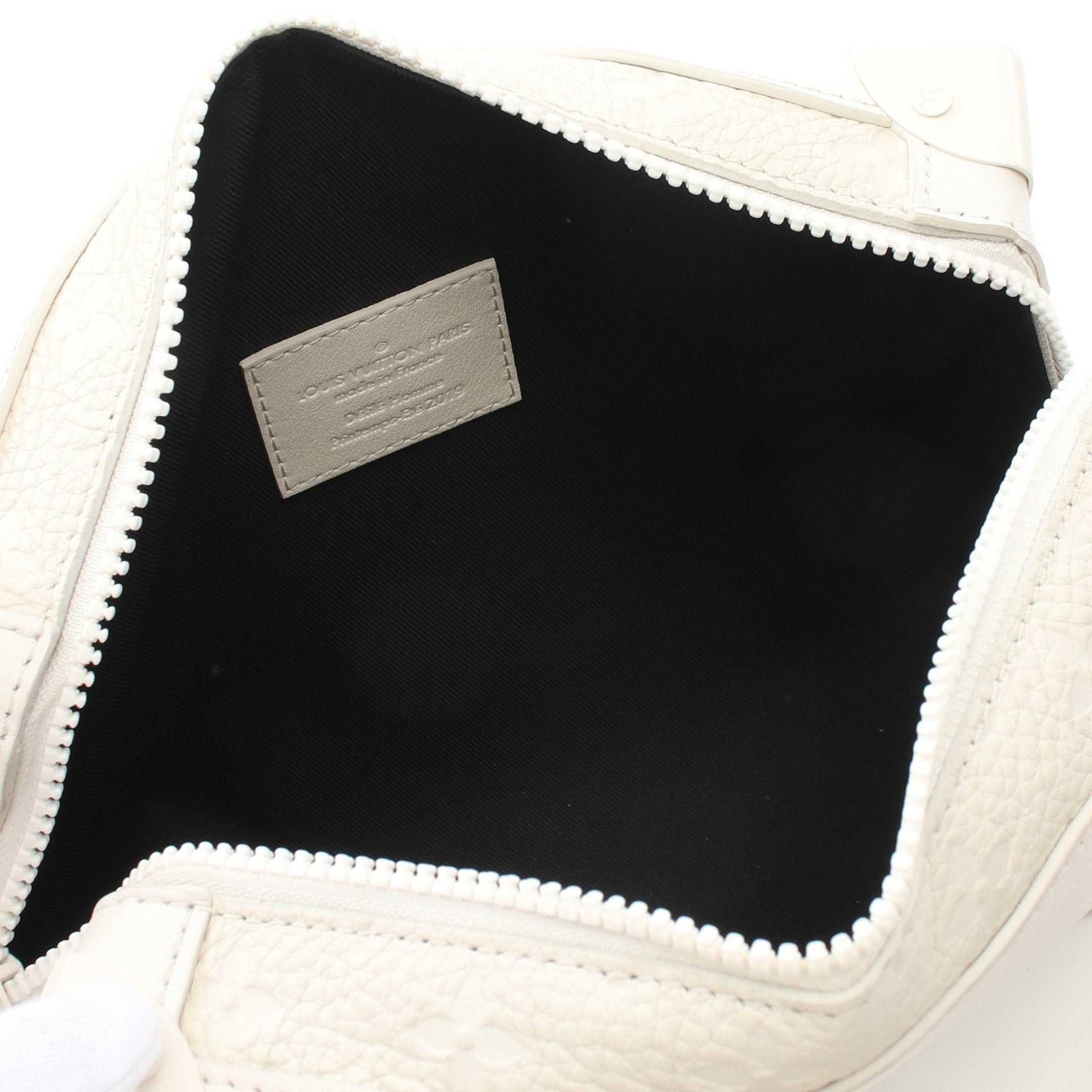 Louis Vuitton Louis Vuitton Soft Trunk Monogram Shoulder Bag Taurillon Leather Off White Size ONE SIZE - 3 Thumbnail