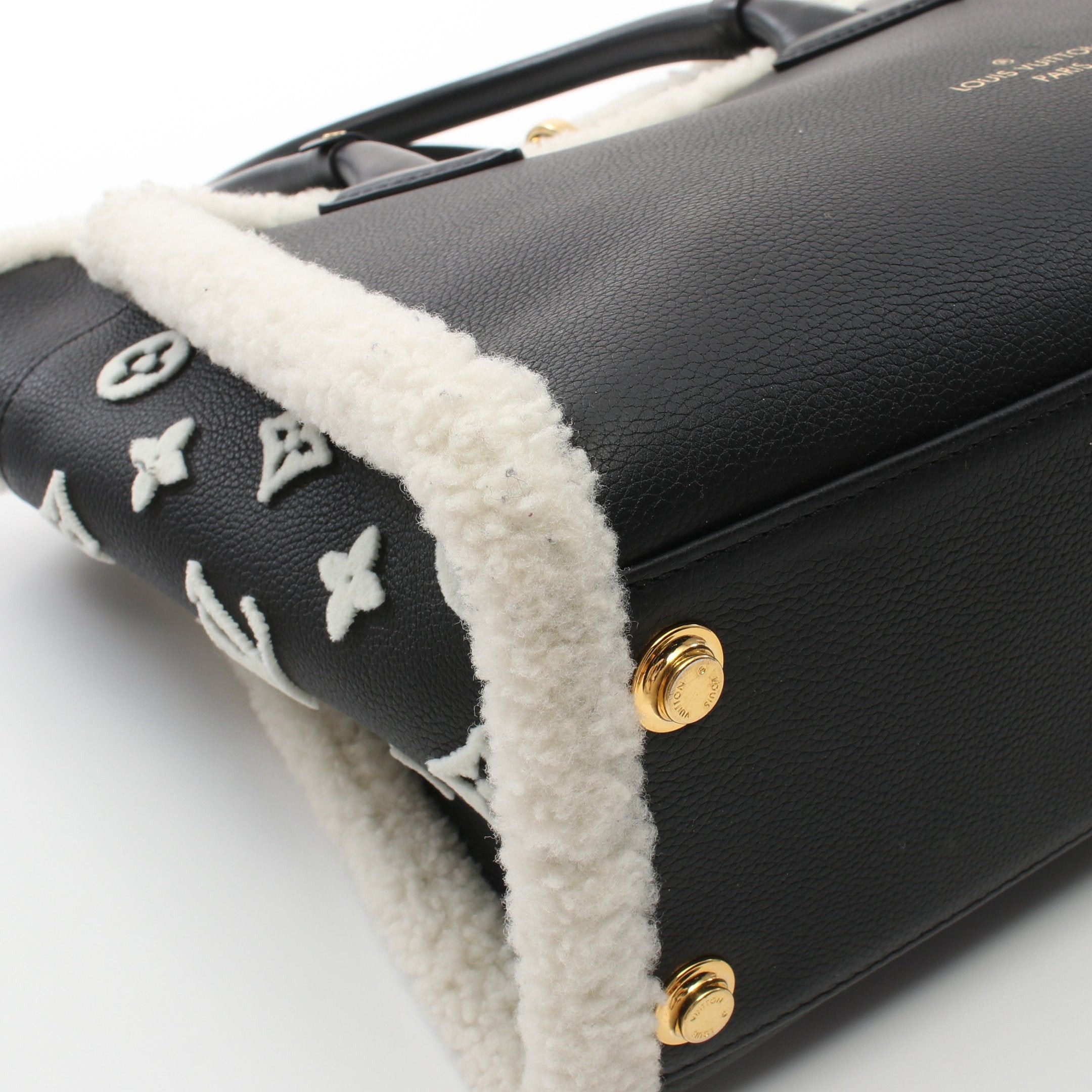 Louis Vuitton Louis Vuitton On My Side Mm Handbag Taurillon Leather Black Size ONE SIZE - 6 Thumbnail