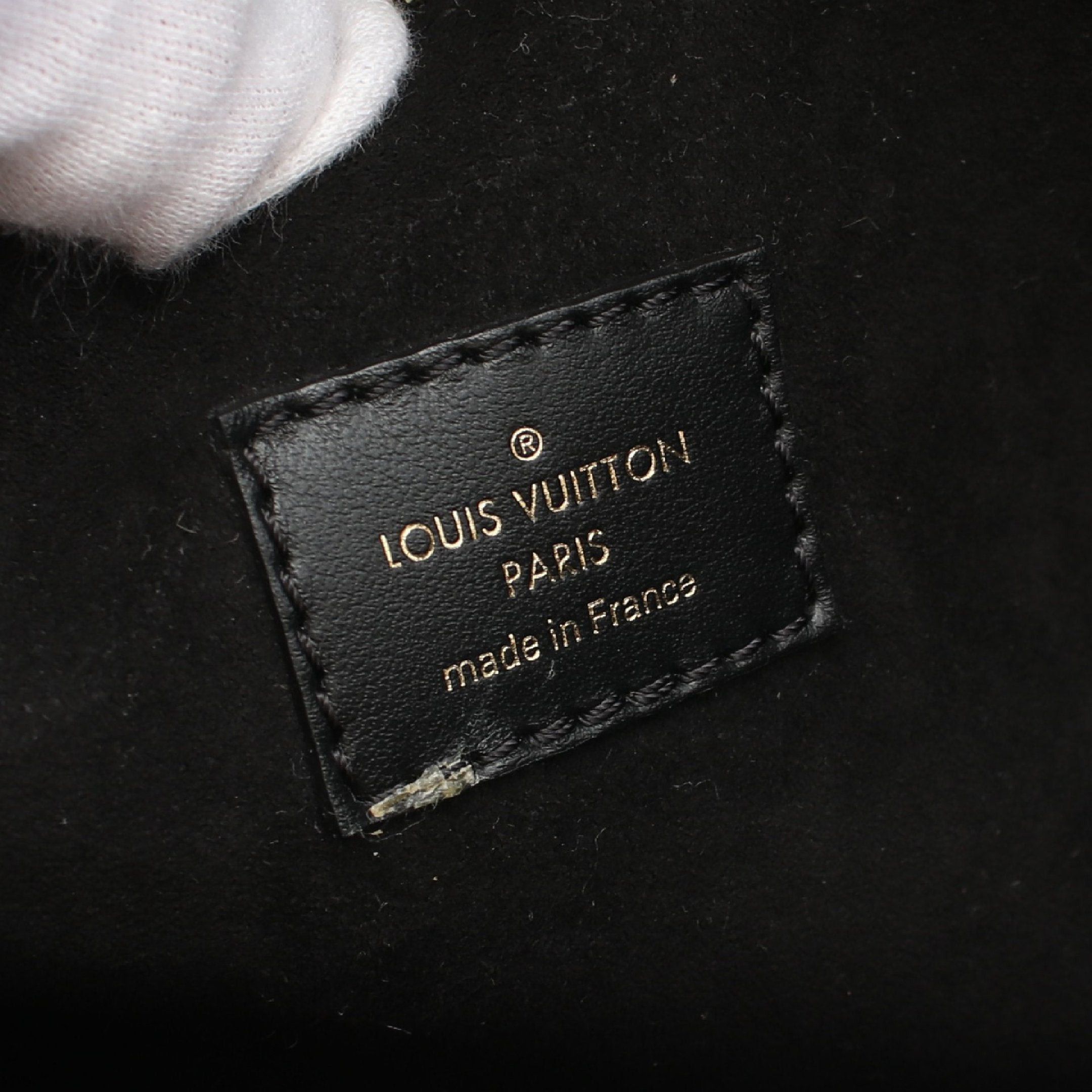 Louis Vuitton Louis Vuitton On My Side Mm Handbag Taurillon Leather Black Size ONE SIZE - 4 Thumbnail